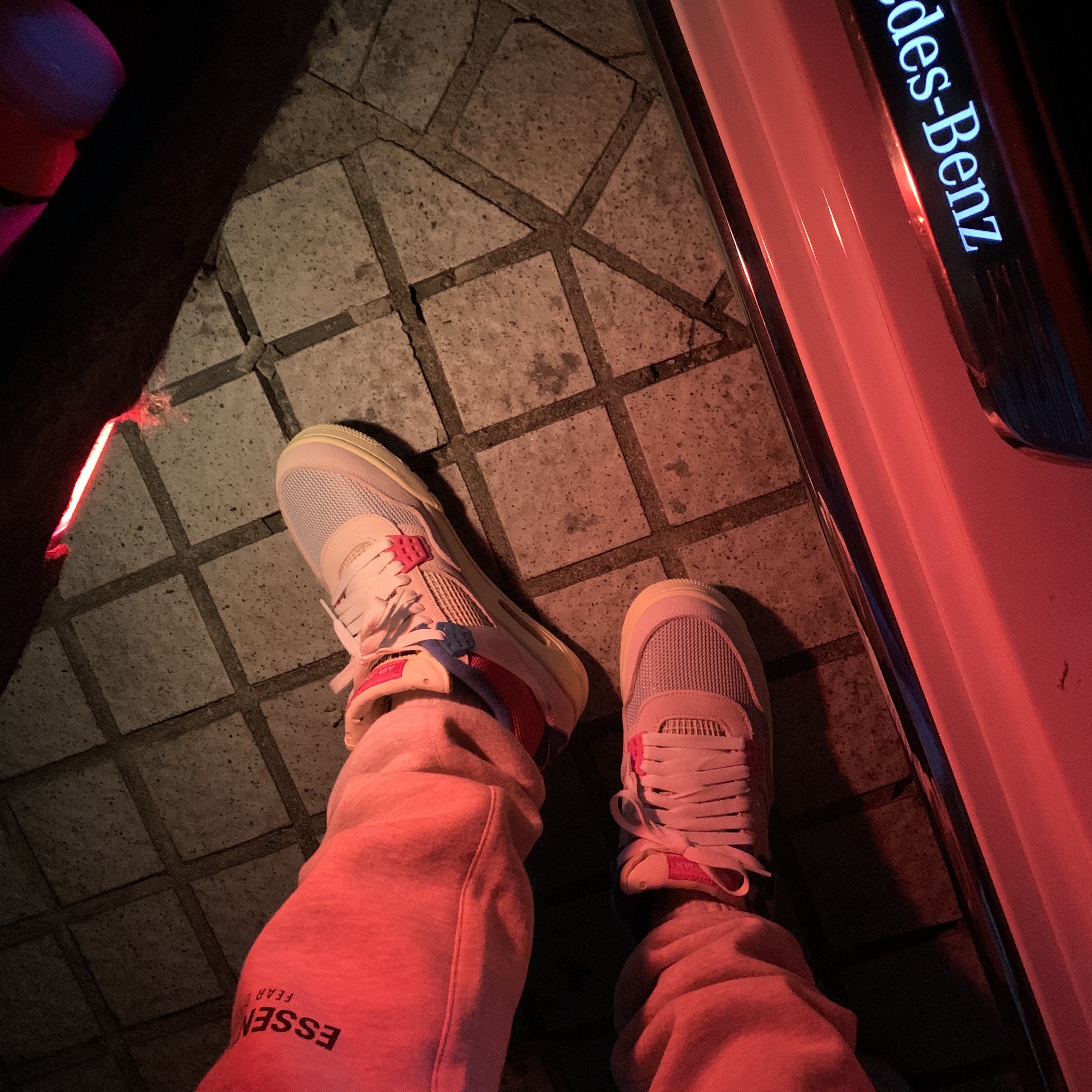 Jordan 4 x Union Retro Guava Ice, Essentials Sweatpants Oatmeal/Oatmeal Heather/Light Heather Oatmeal 2020 착용 스타일
