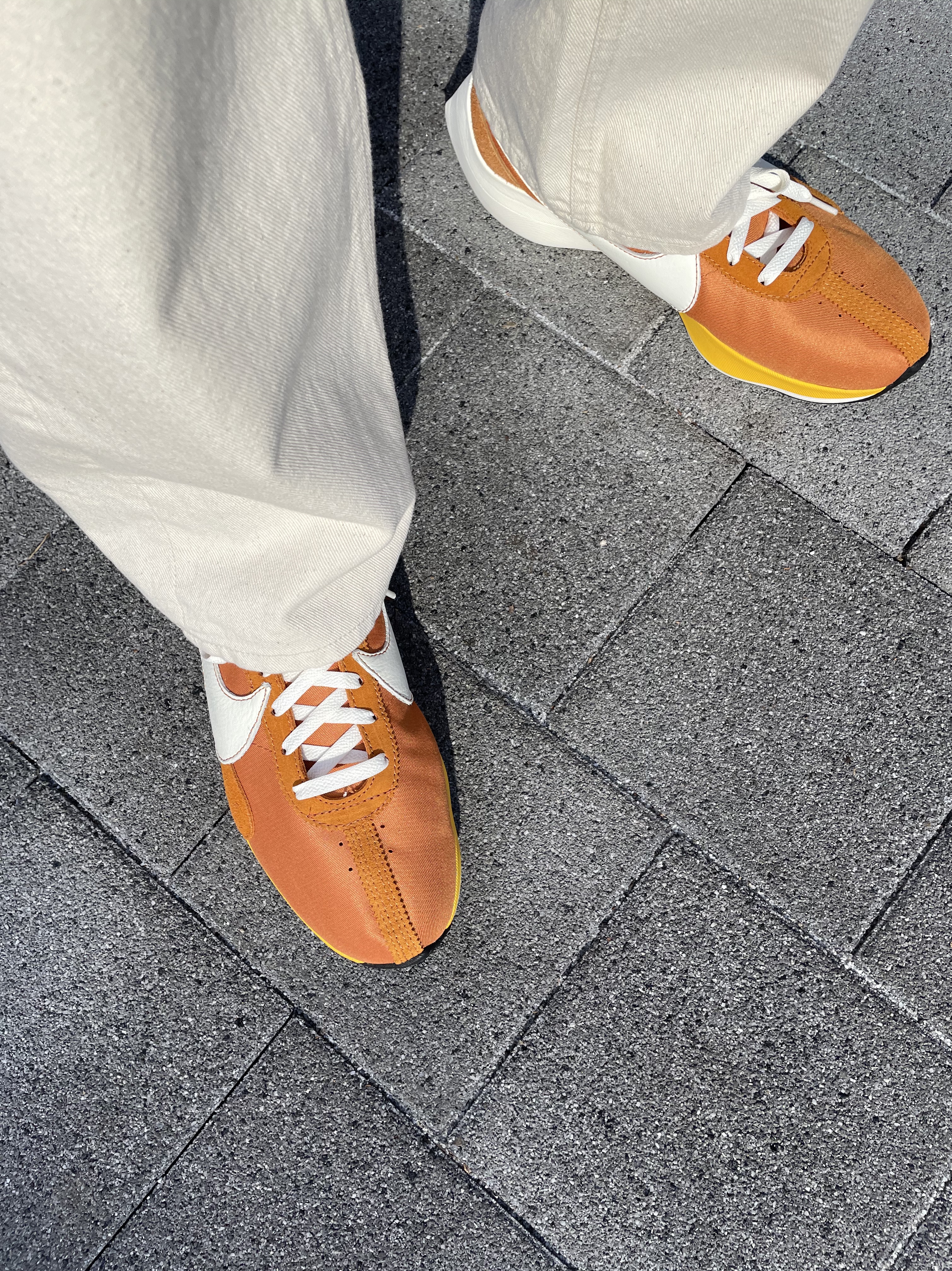 Nike Moon Racer Monarch 착용 스타일