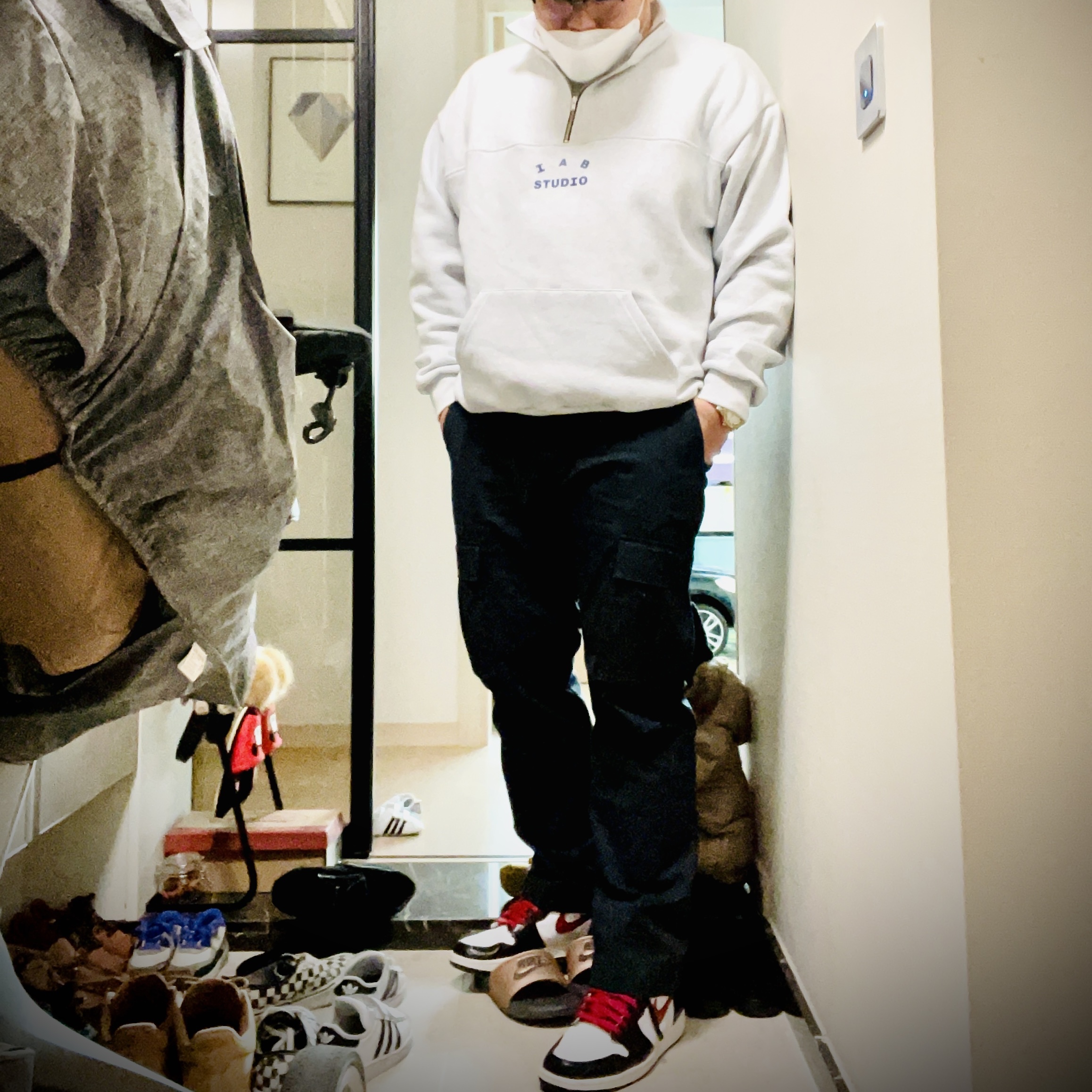 IAB Studio Half Zip Pullover Light Gray, Jordan 1 Retro High OG Gym Red 착용 스타일