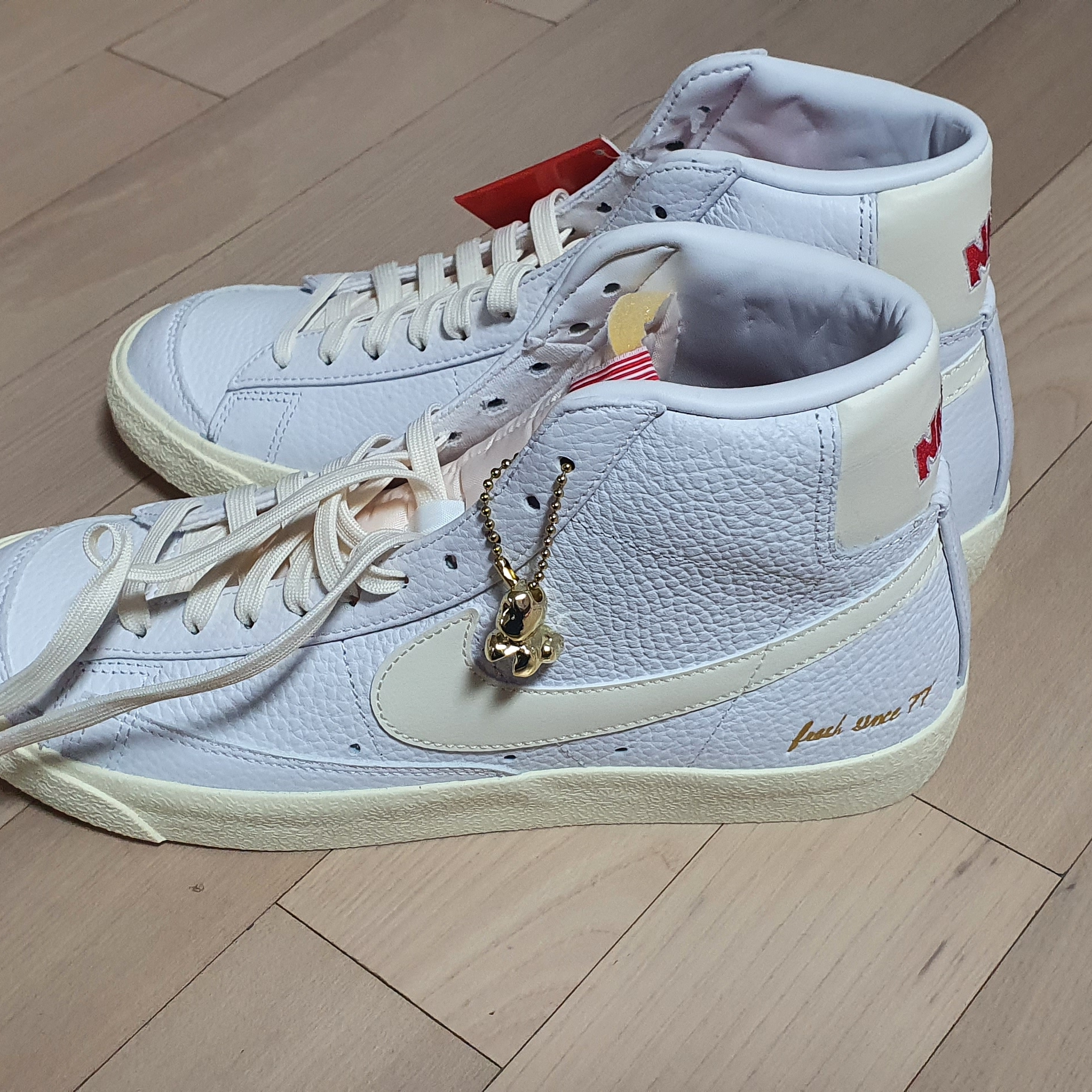 Nike Blazer Mid '77 Vintage Popcorn 착용 스타일 - 1