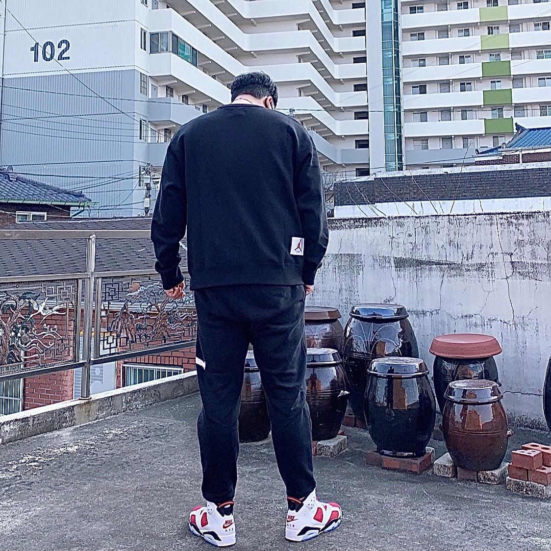 Jordan 6 Retro Carmine 2021 착용 스타일 - 3