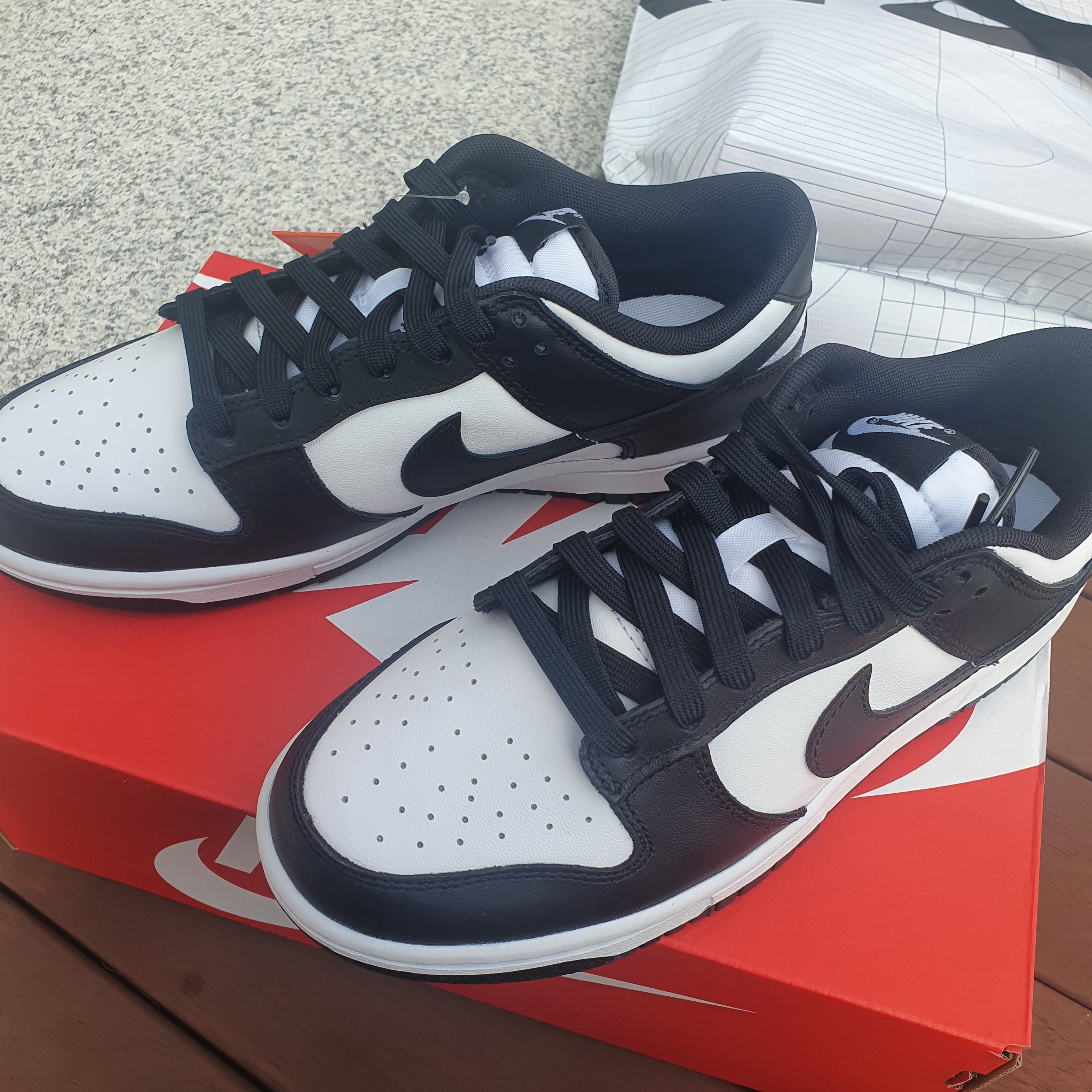 Nike Dunk Low Retro Black 착용 스타일