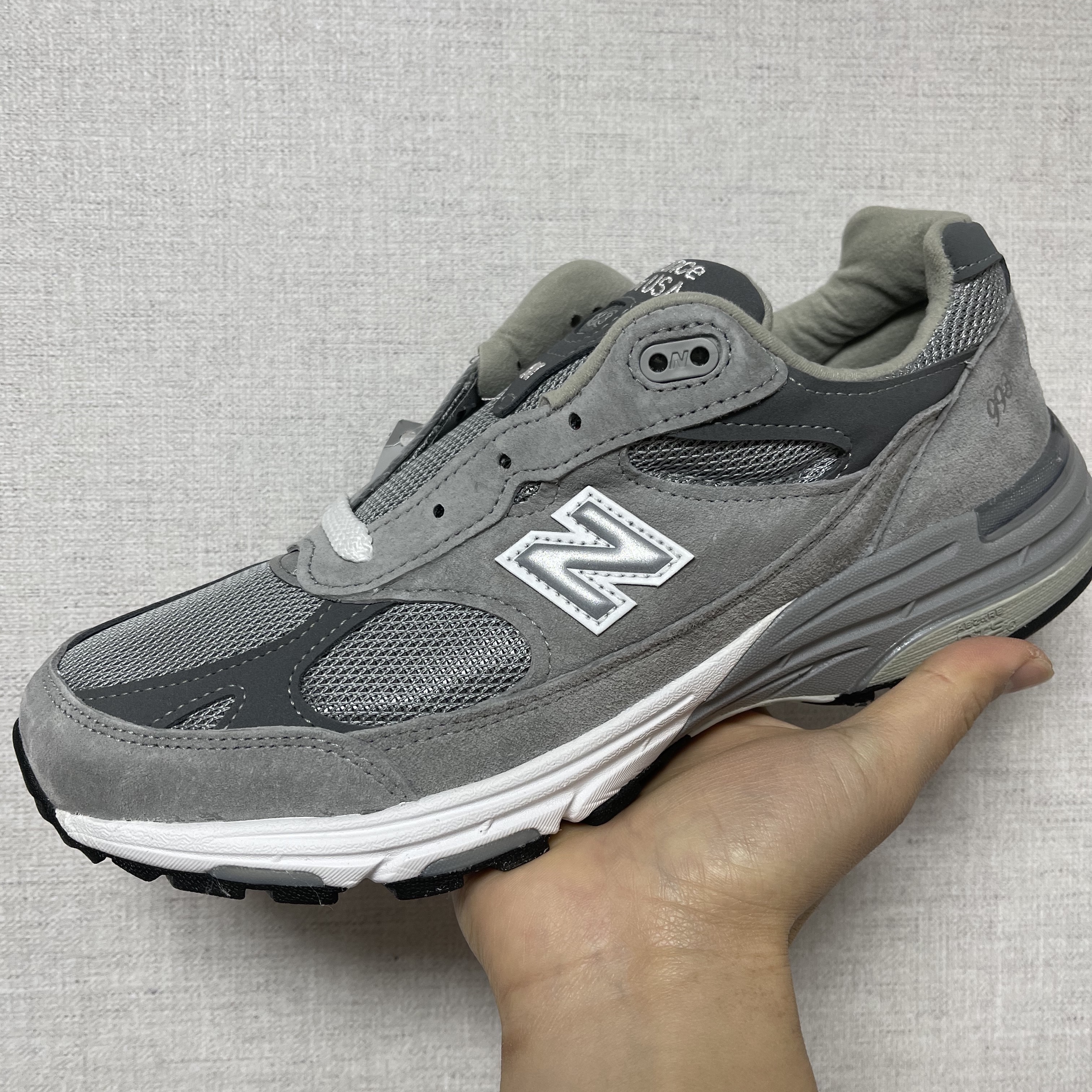 (W) New Balance 993 Made in USA Grey - D Wide 착용 스타일
