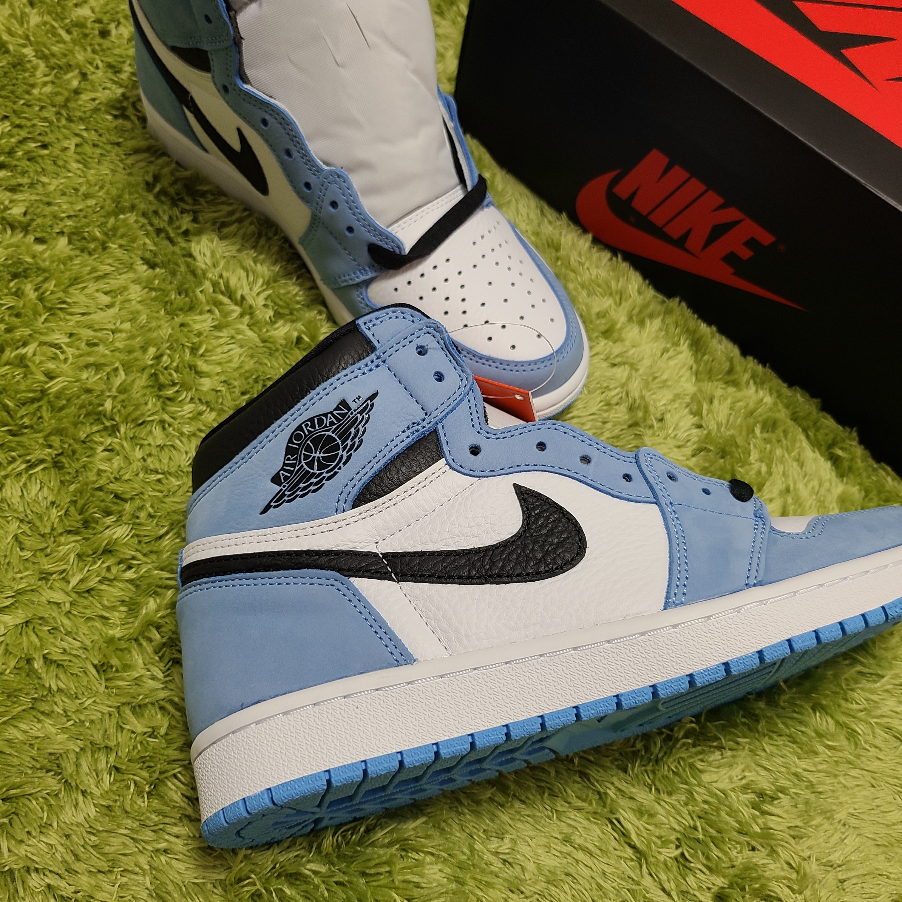 Jordan 1 Retro High OG University Blue 착용 스타일