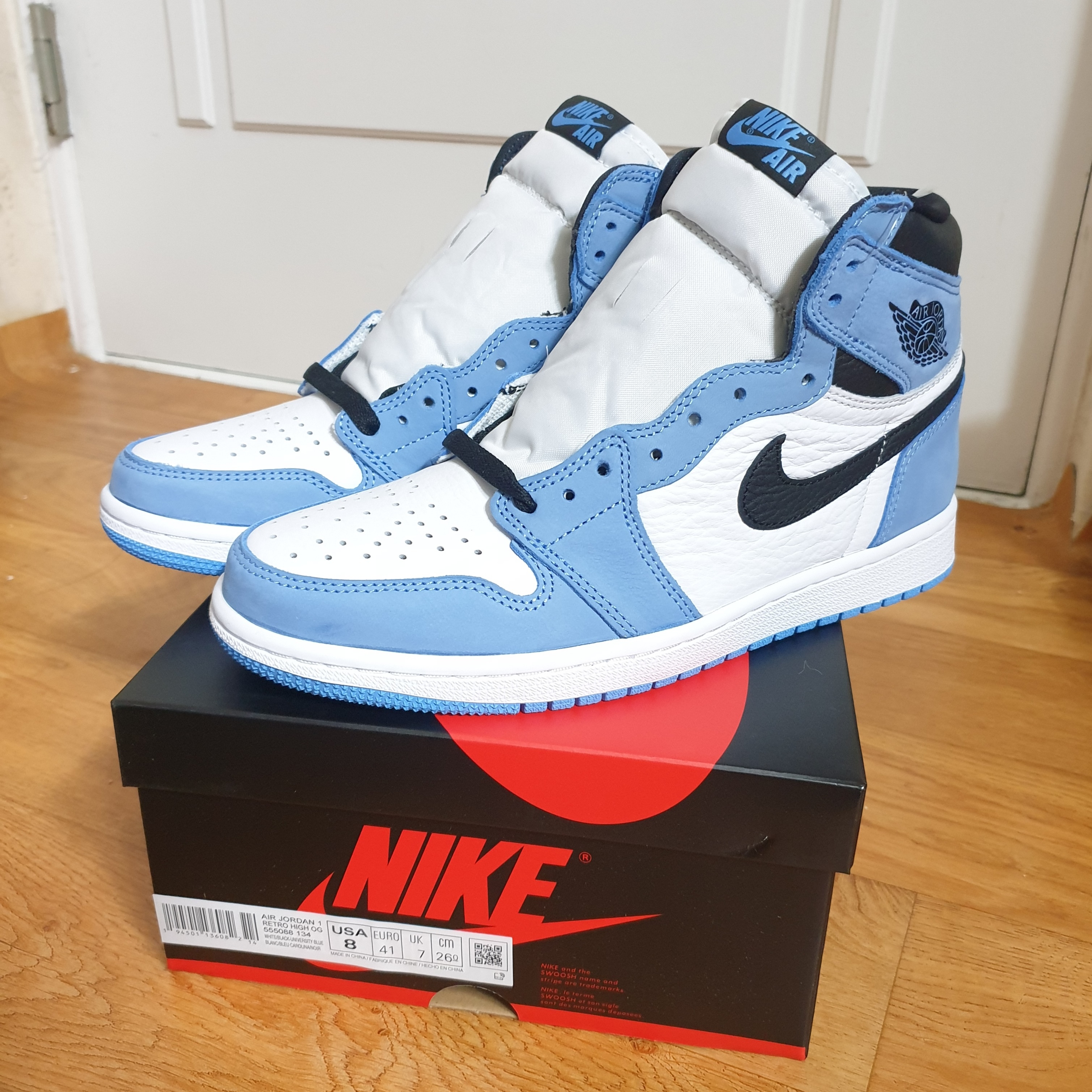 Jordan 1 Retro High OG University Blue 착용 스타일 - 1
