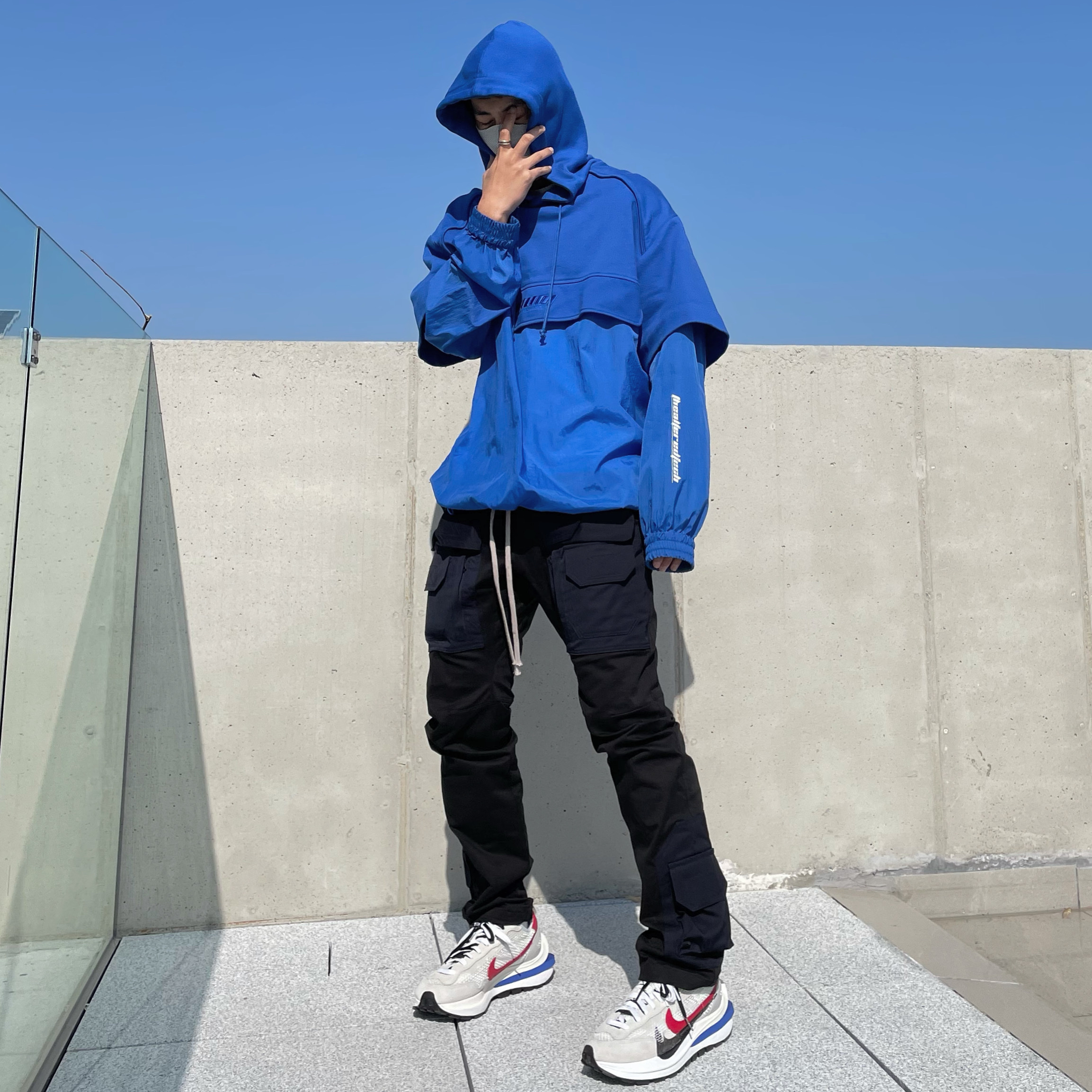 Nike x Sacai VaporWaffle Royal Fuchsia 착용 스타일