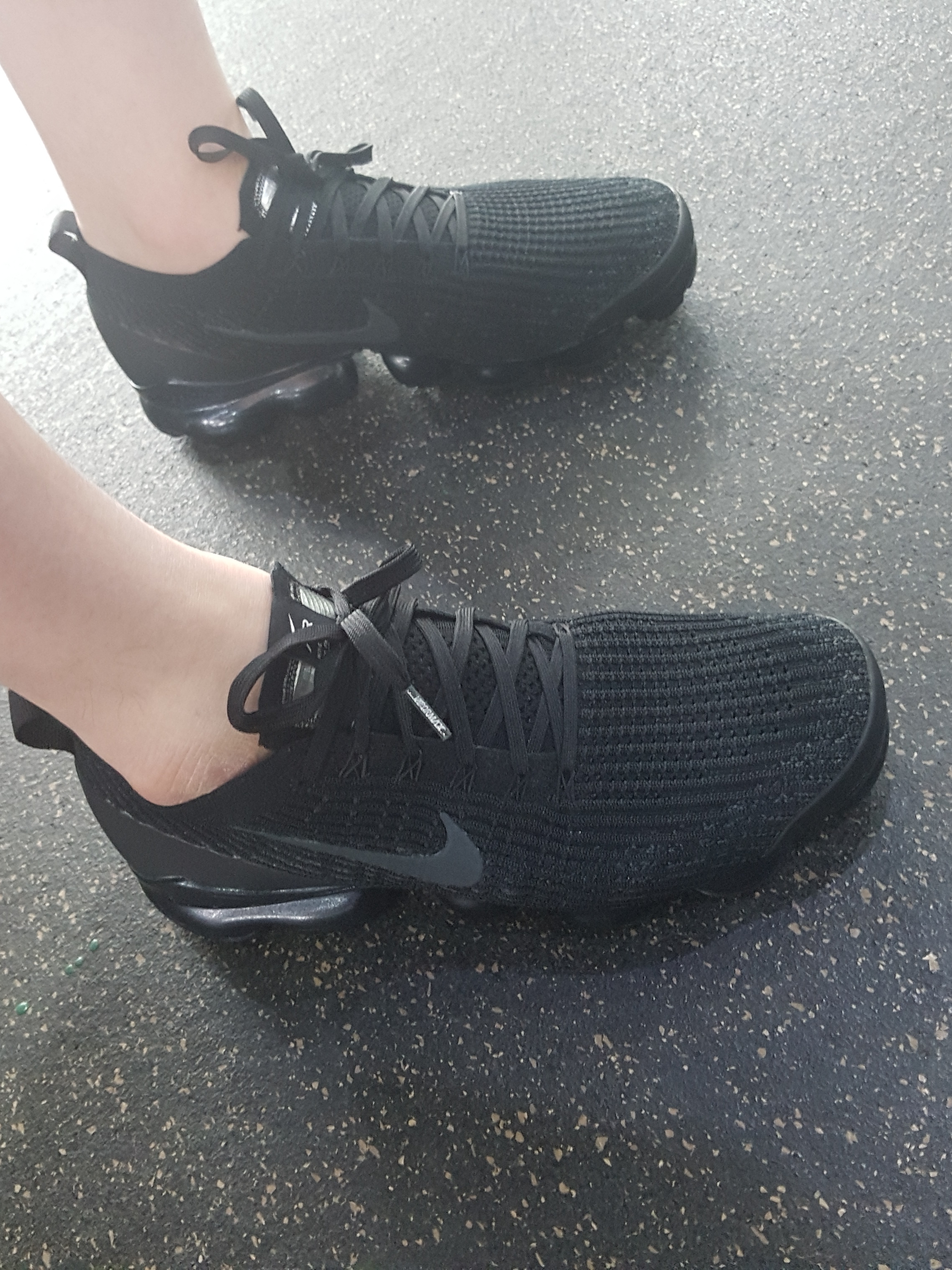 Nike Air VaporMax Flyknit 3.0 Triple Black 착용 스타일 - 4