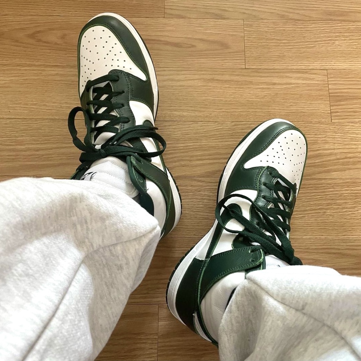 Nike Dunk High SP Spartan Green 착용 스타일