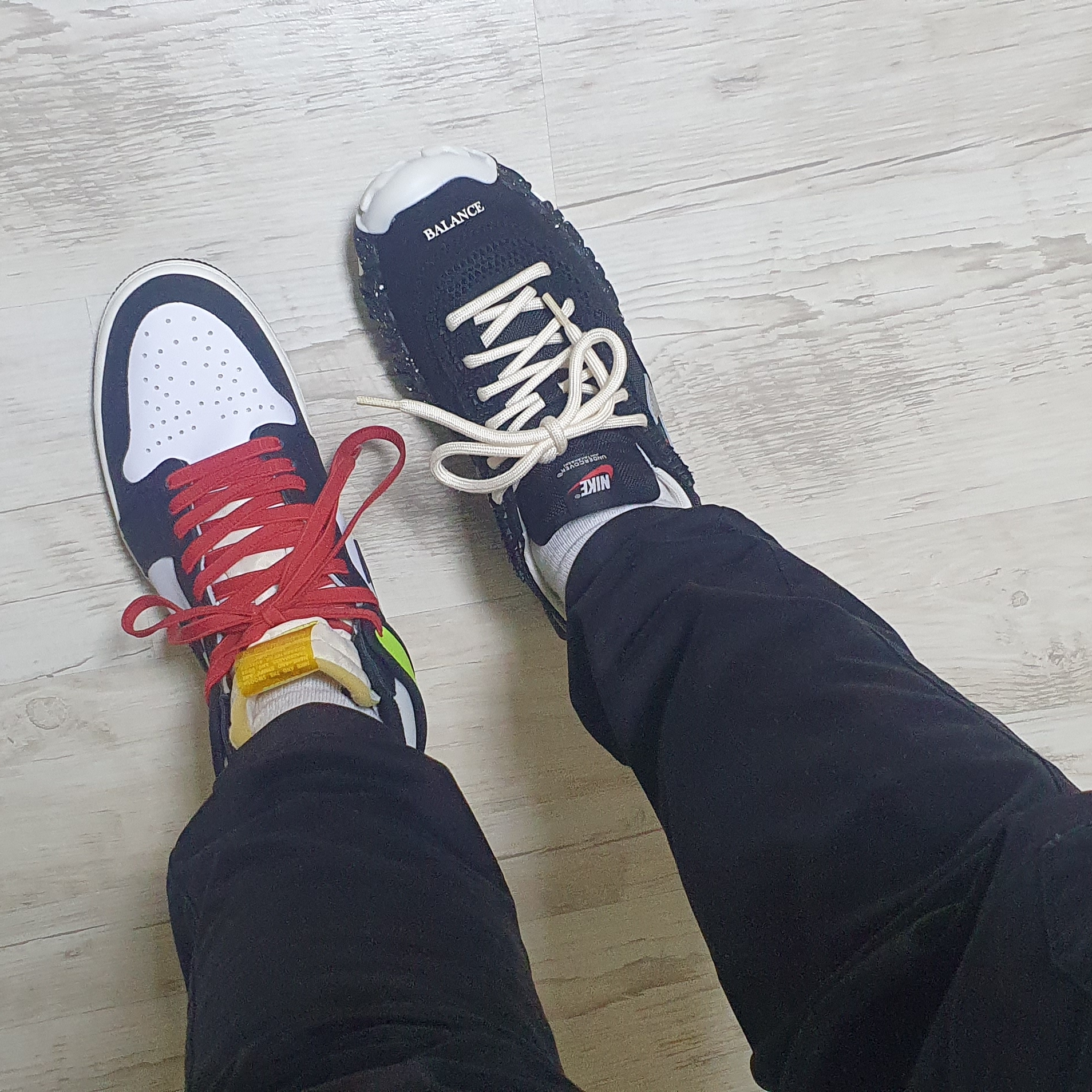 Jordan 1 Retro High OG Volt Gold, Nike x Undercover Overbreak SP Black 착용 스타일 - 1