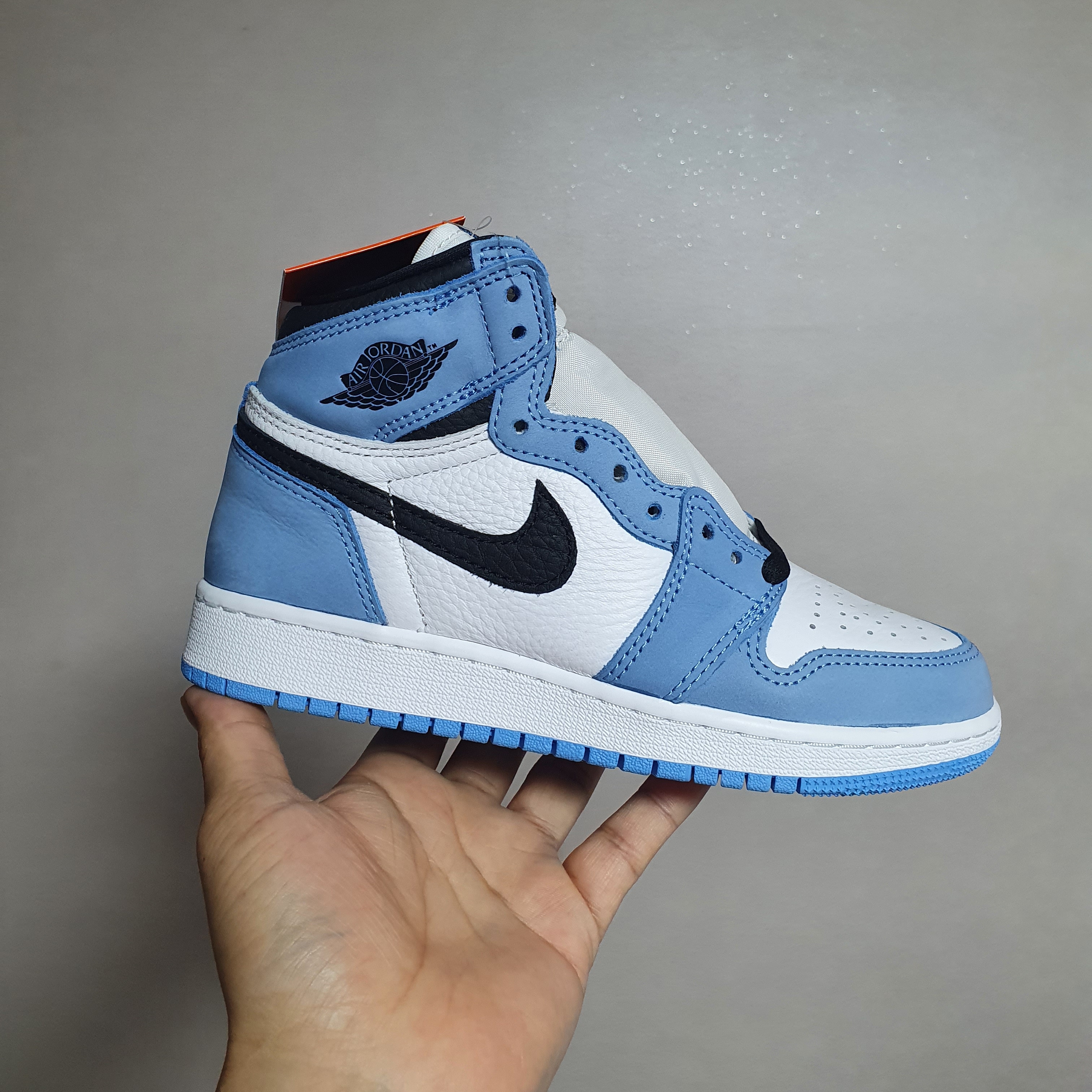 (GS) Jordan 1 Retro High OG University Blue 착용 스타일