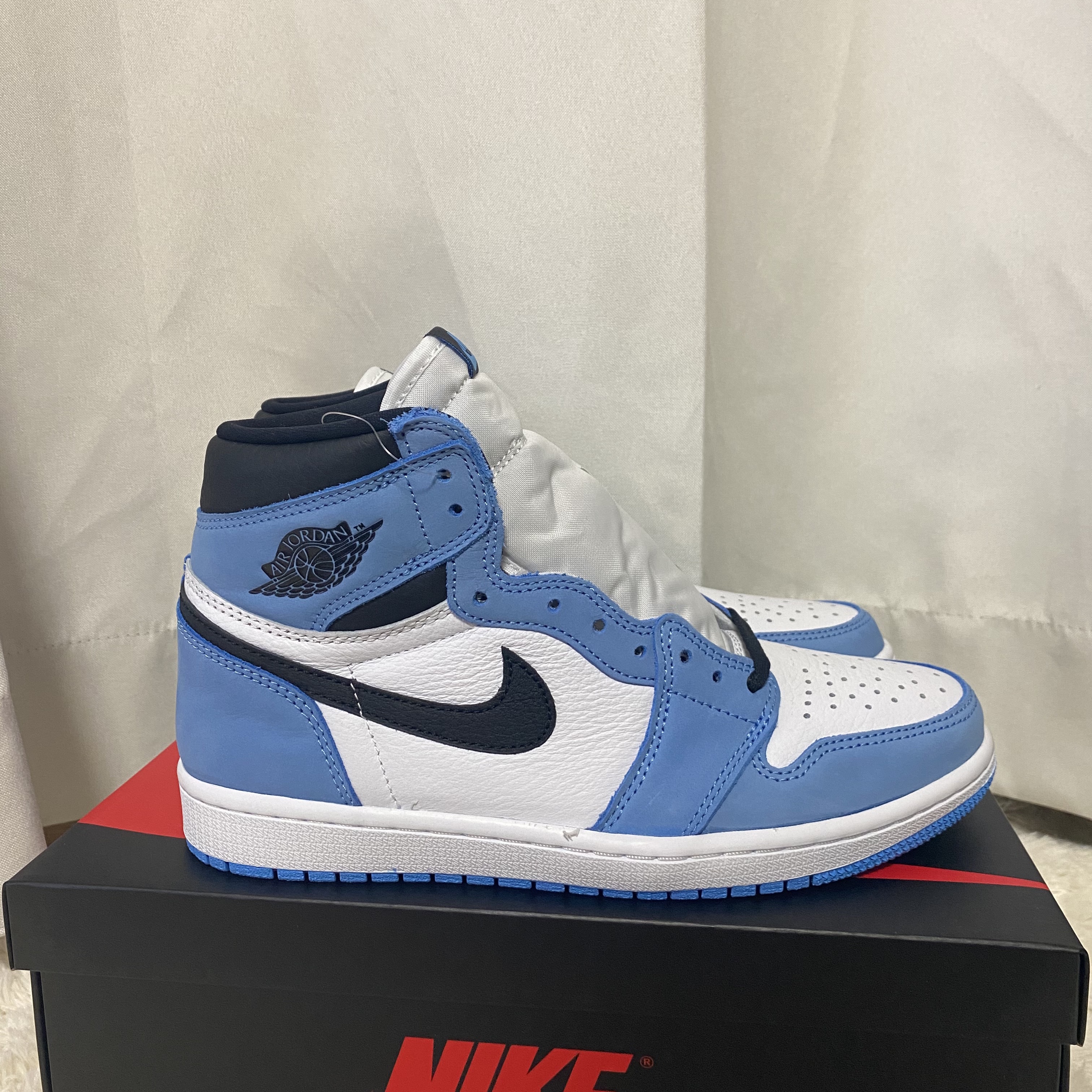 Jordan 1 Retro High OG University Blue 착용 스타일 - 2