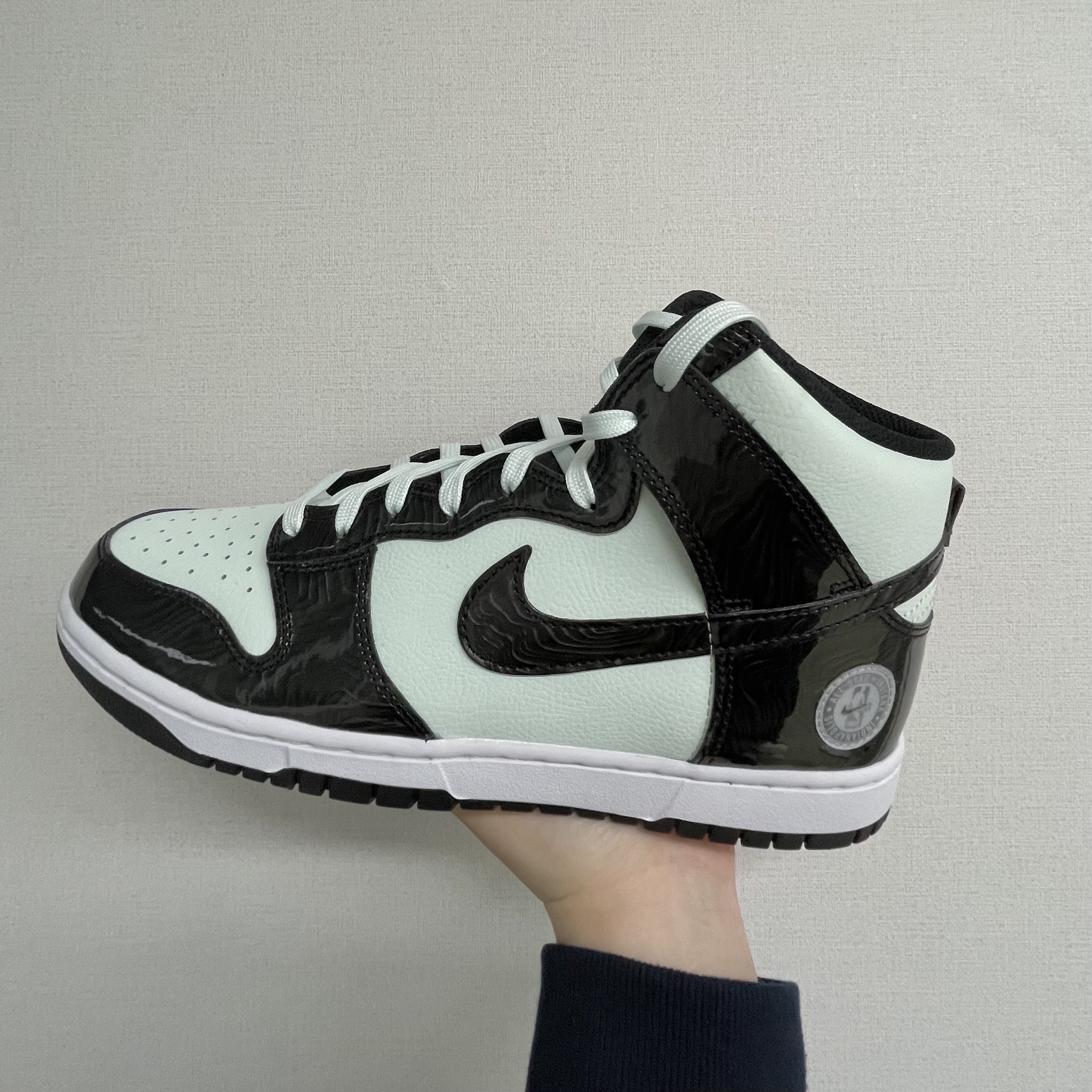 Nike Dunk High Barely Green 착용 스타일 - 2