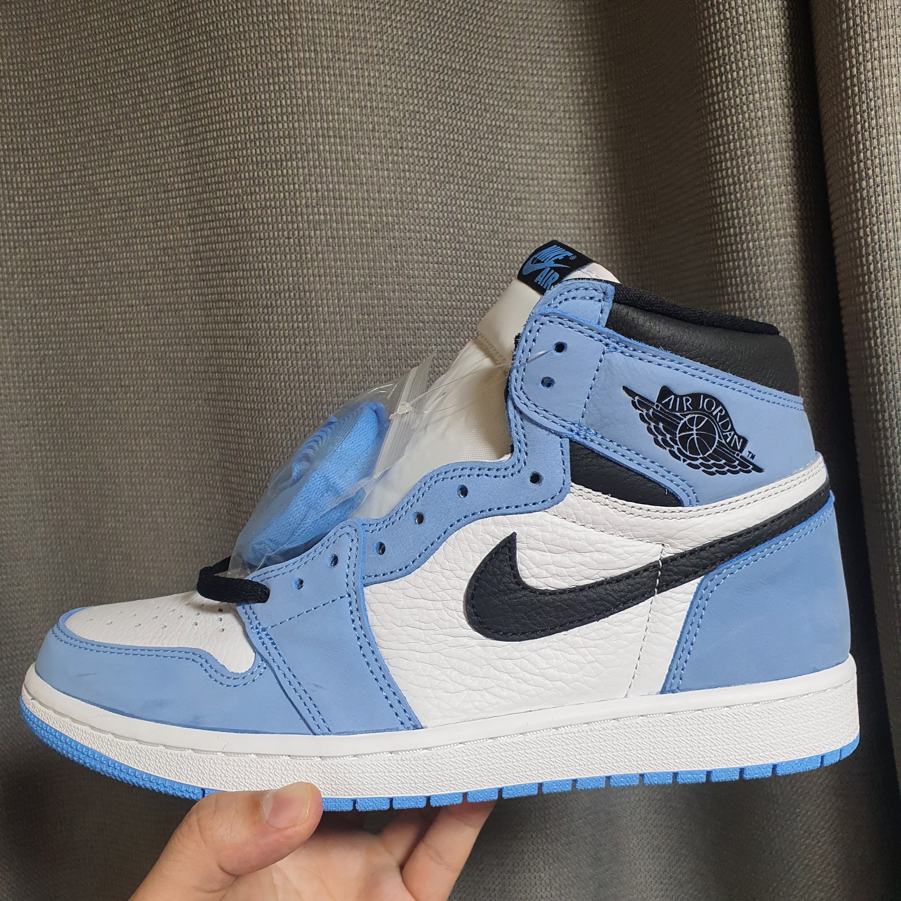 Jordan 1 Retro High OG University Blue 착용 스타일