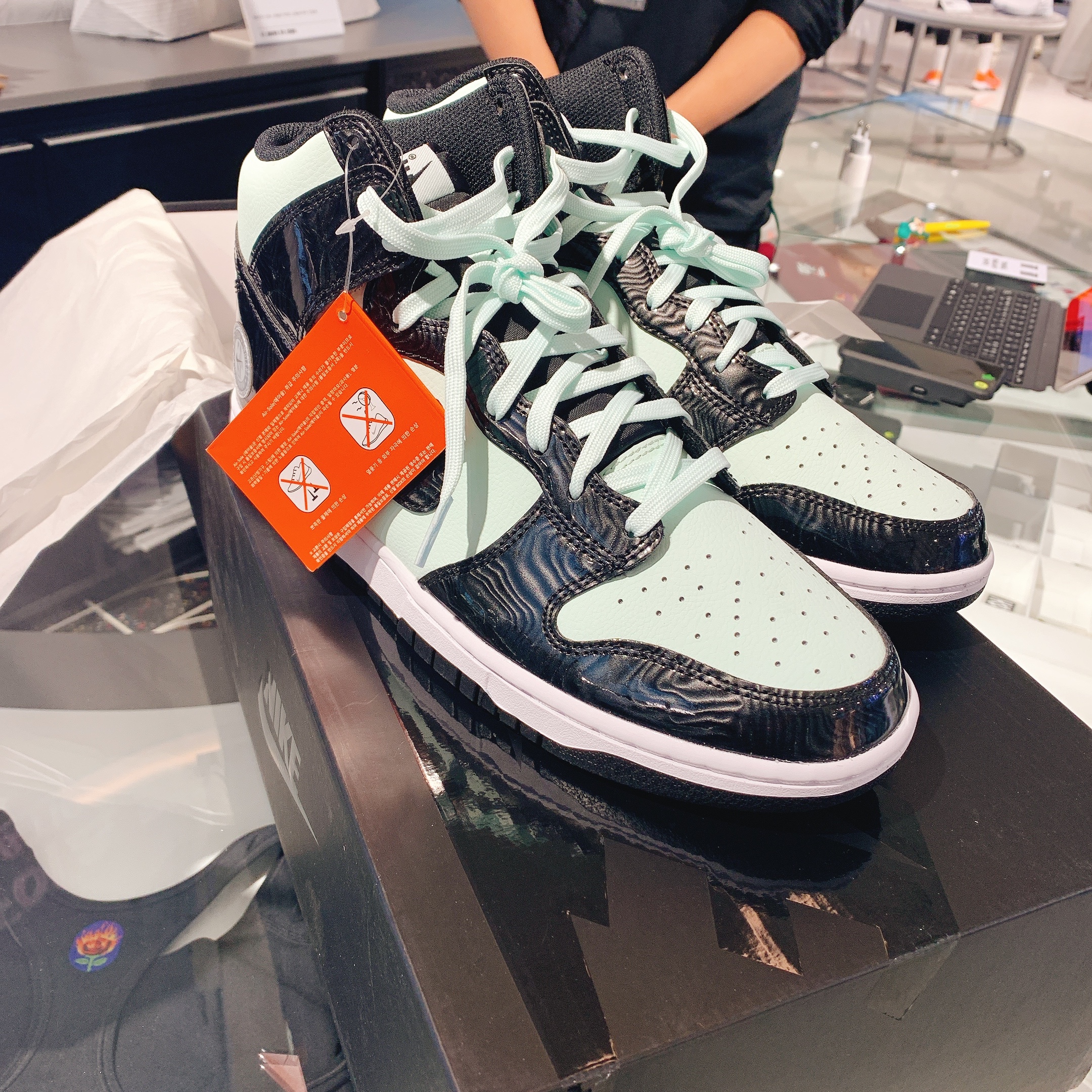 Nike Dunk High Barely Green, Nike x Ambush Dunk High Black 착용 스타일 - 2