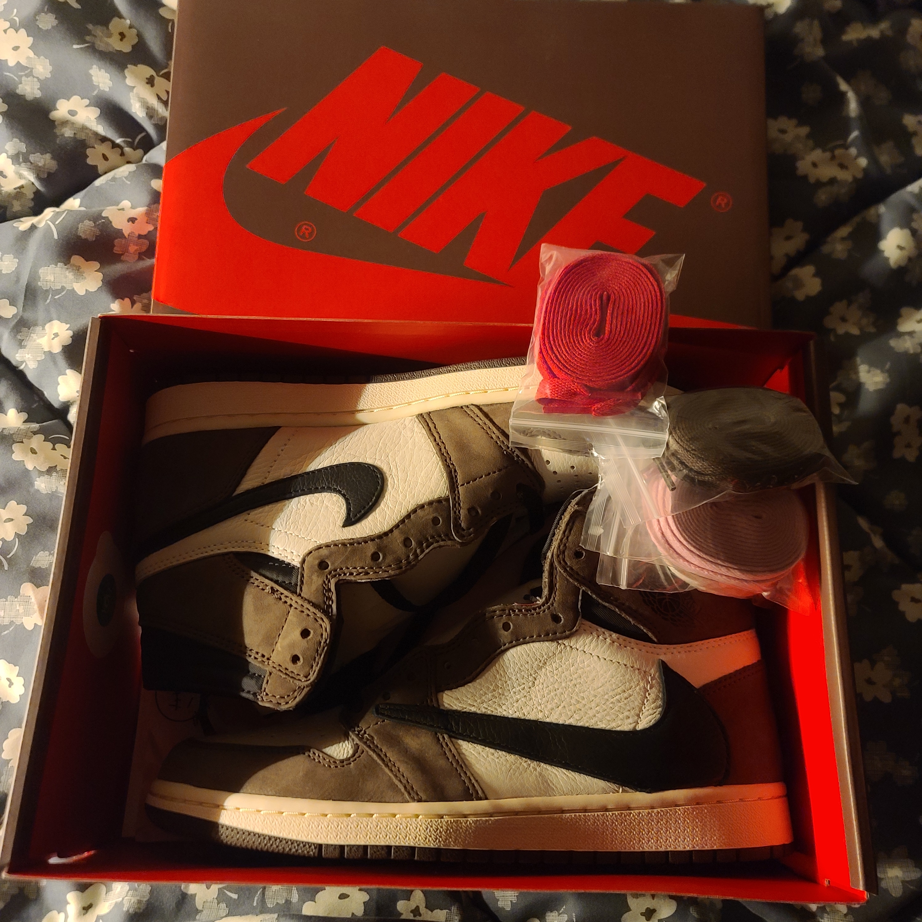 Jordan 1 x Travis Scott Retro High OG SP Mocha 착용 스타일