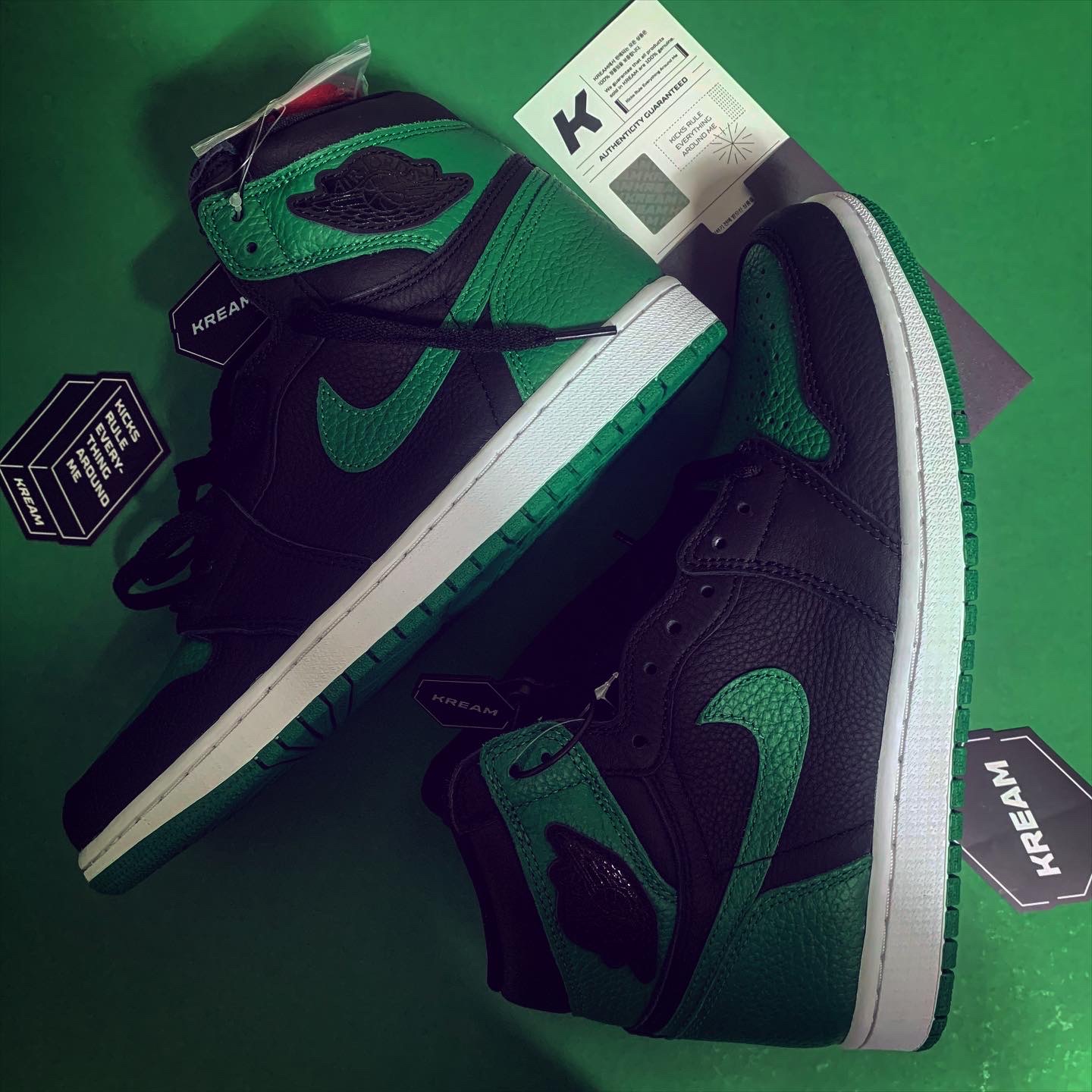 Jordan 1 Retro High OG Pine Green Black 착용 스타일 - 1