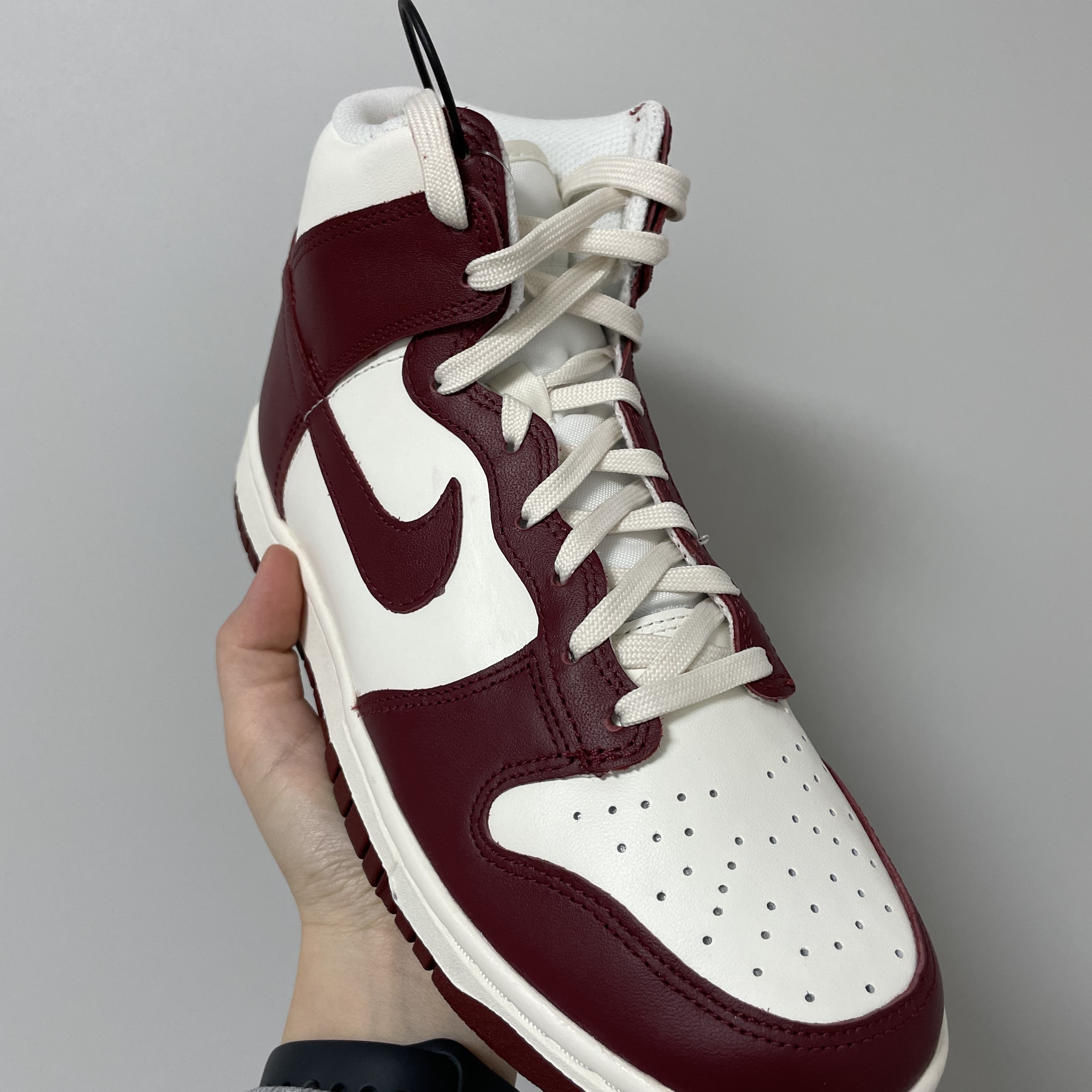 (W) Nike Dunk High Team Red 착용 스타일 - 2
