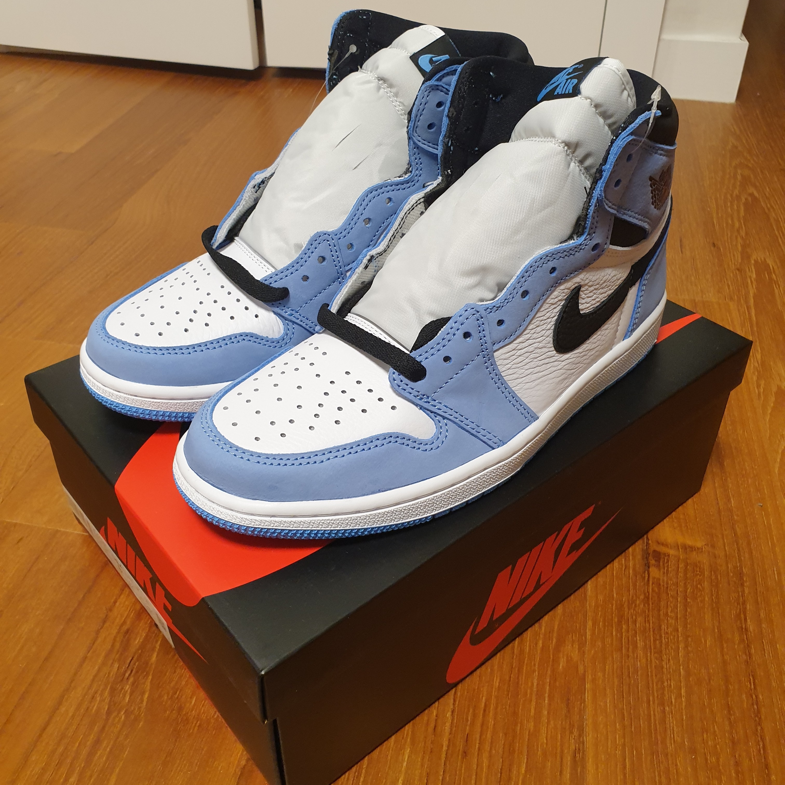 Jordan 1 Retro High OG University Blue 착용 스타일 - 2
