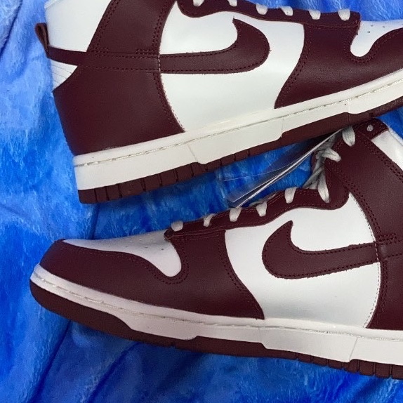 (W) Nike Dunk High Team Red 착용 스타일