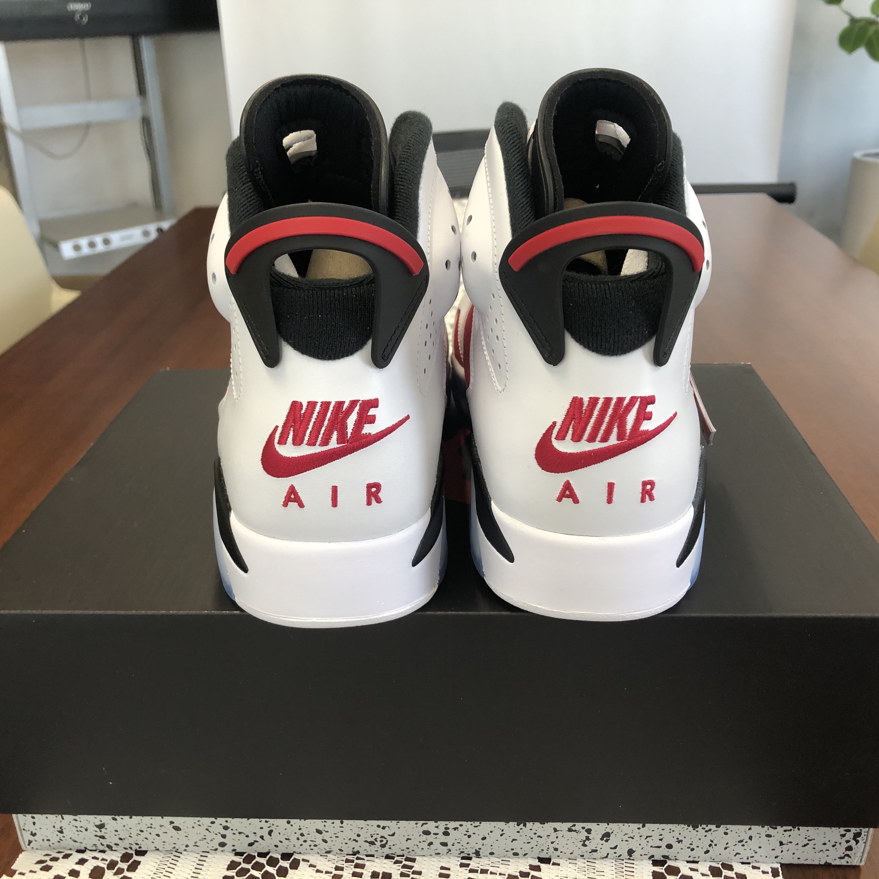 Jordan 6 Retro Carmine 2021 착용 스타일 - 2