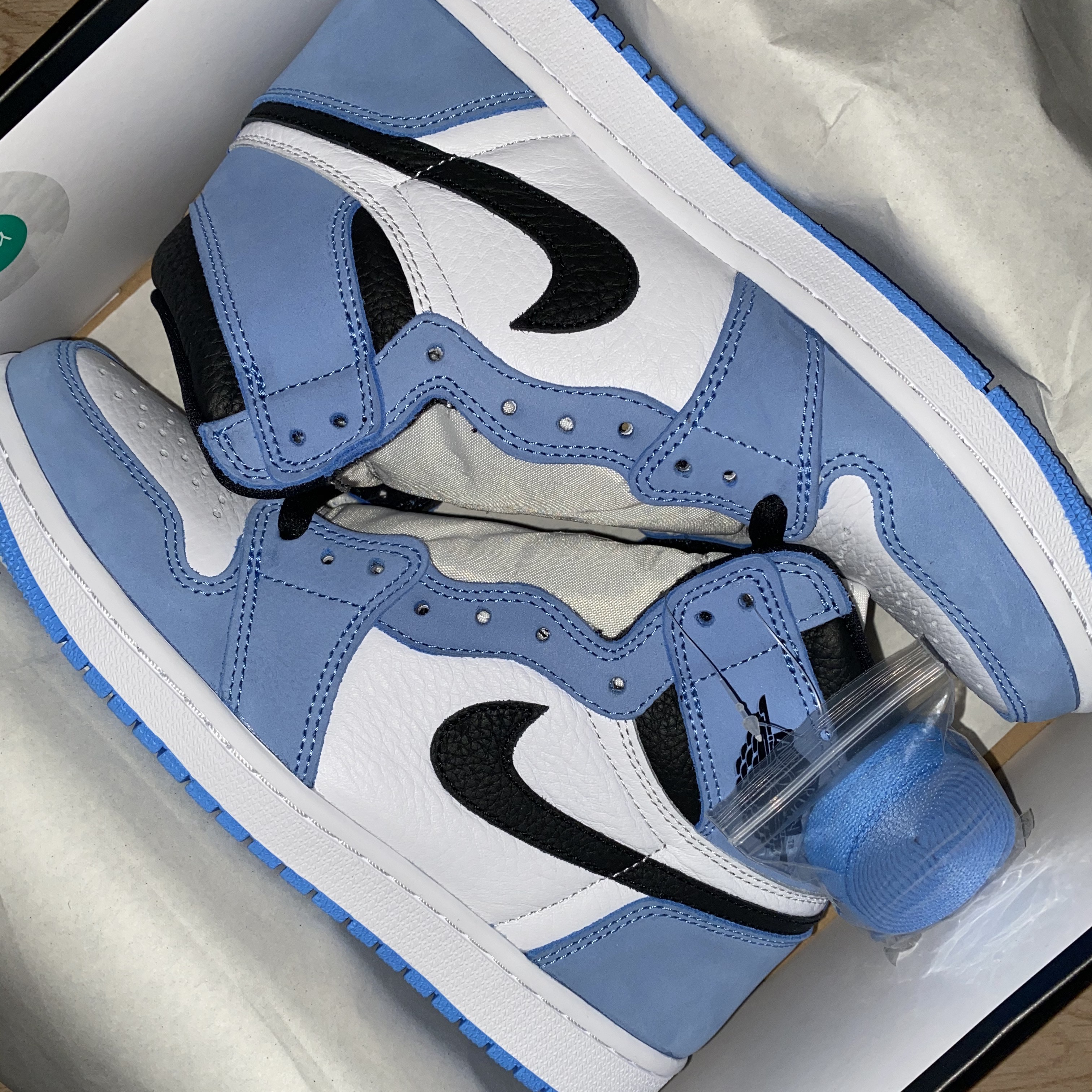 Jordan 1 Retro High OG University Blue 착용 스타일