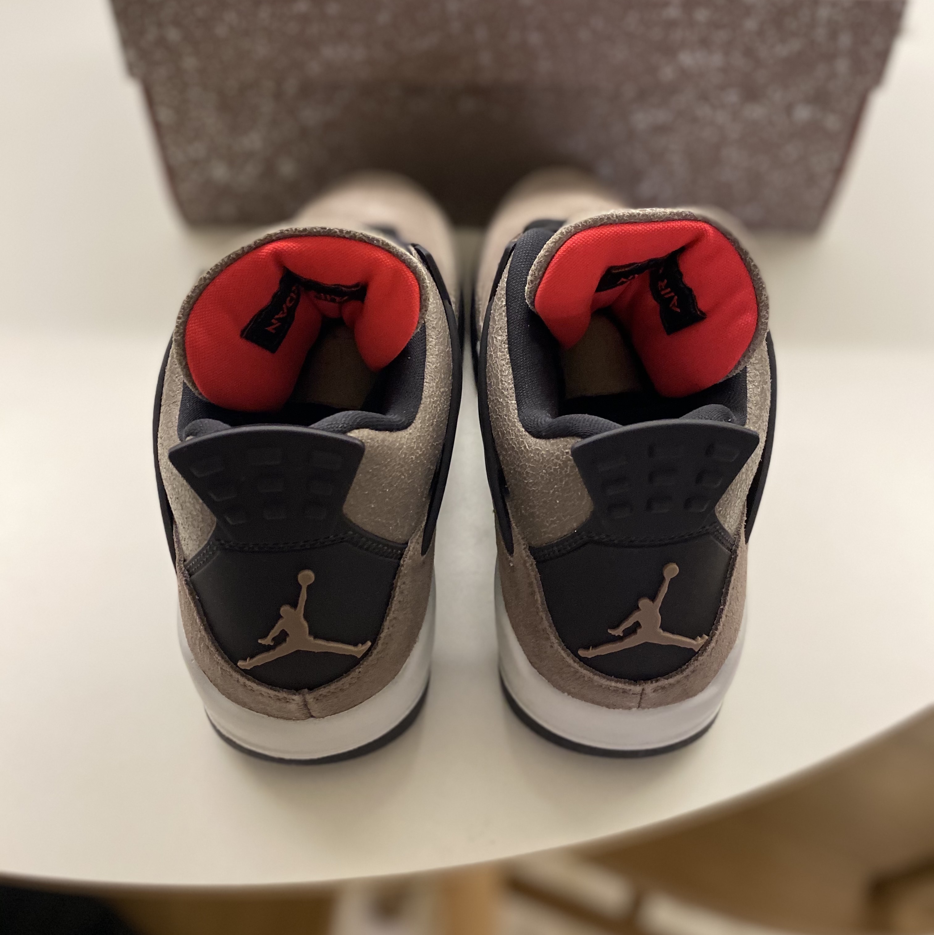 Jordan 4 Retro Taupe Haze 착용 스타일 - 4