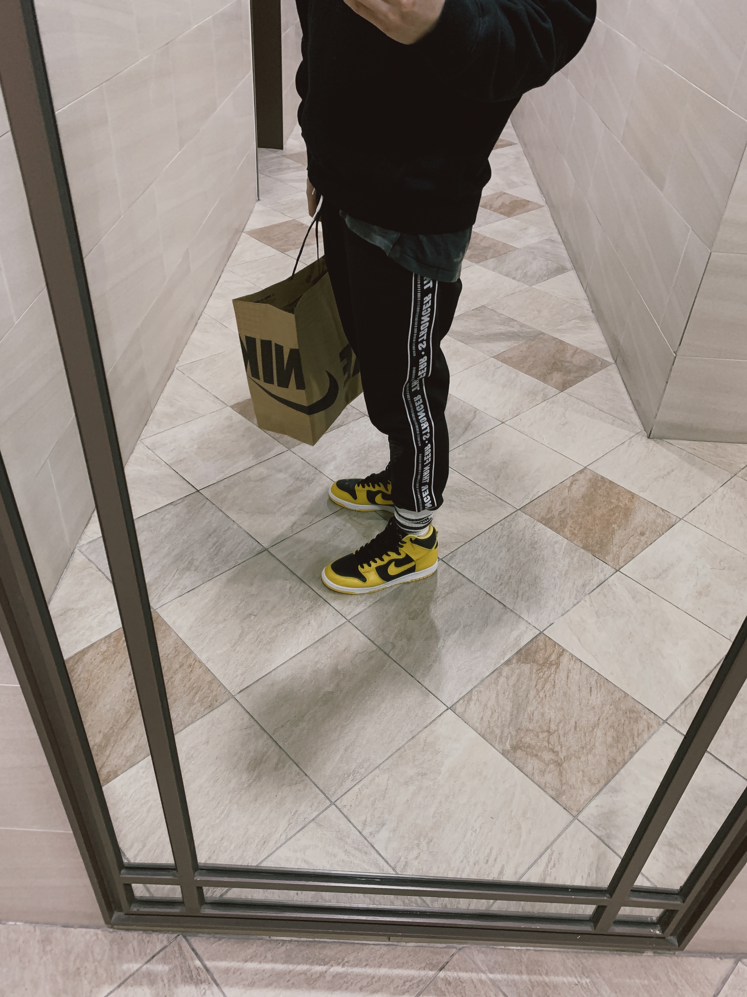 Stussy x Our Legacy Better Than Another Hood Black, Nike Dunk High SP Varsity Maize 착용 스타일 - 2