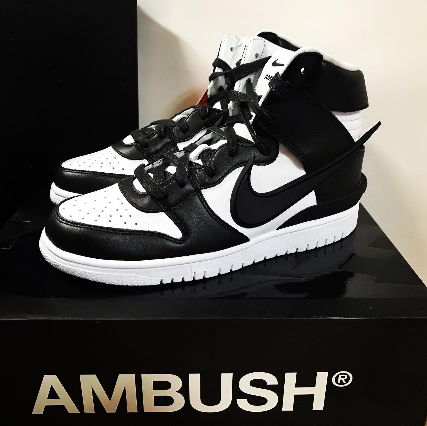 Nike x Ambush Dunk High Black 착용 스타일 - 1