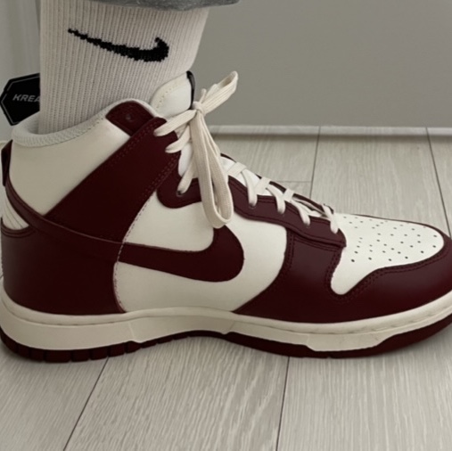 (W) Nike Dunk High Team Red 착용 스타일 - 4