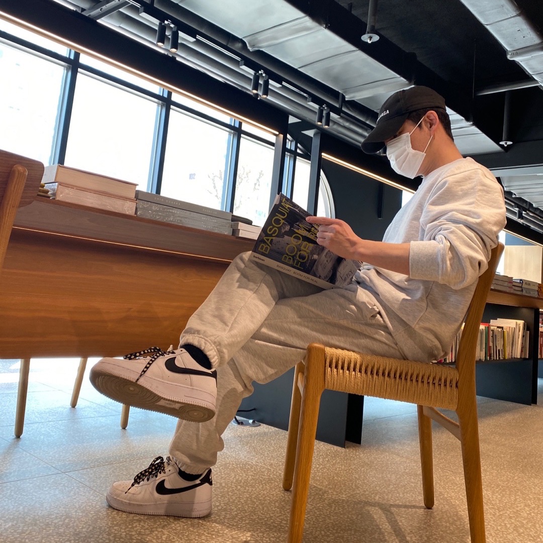 Nike Air Force 1 '07 White Black 착용 스타일