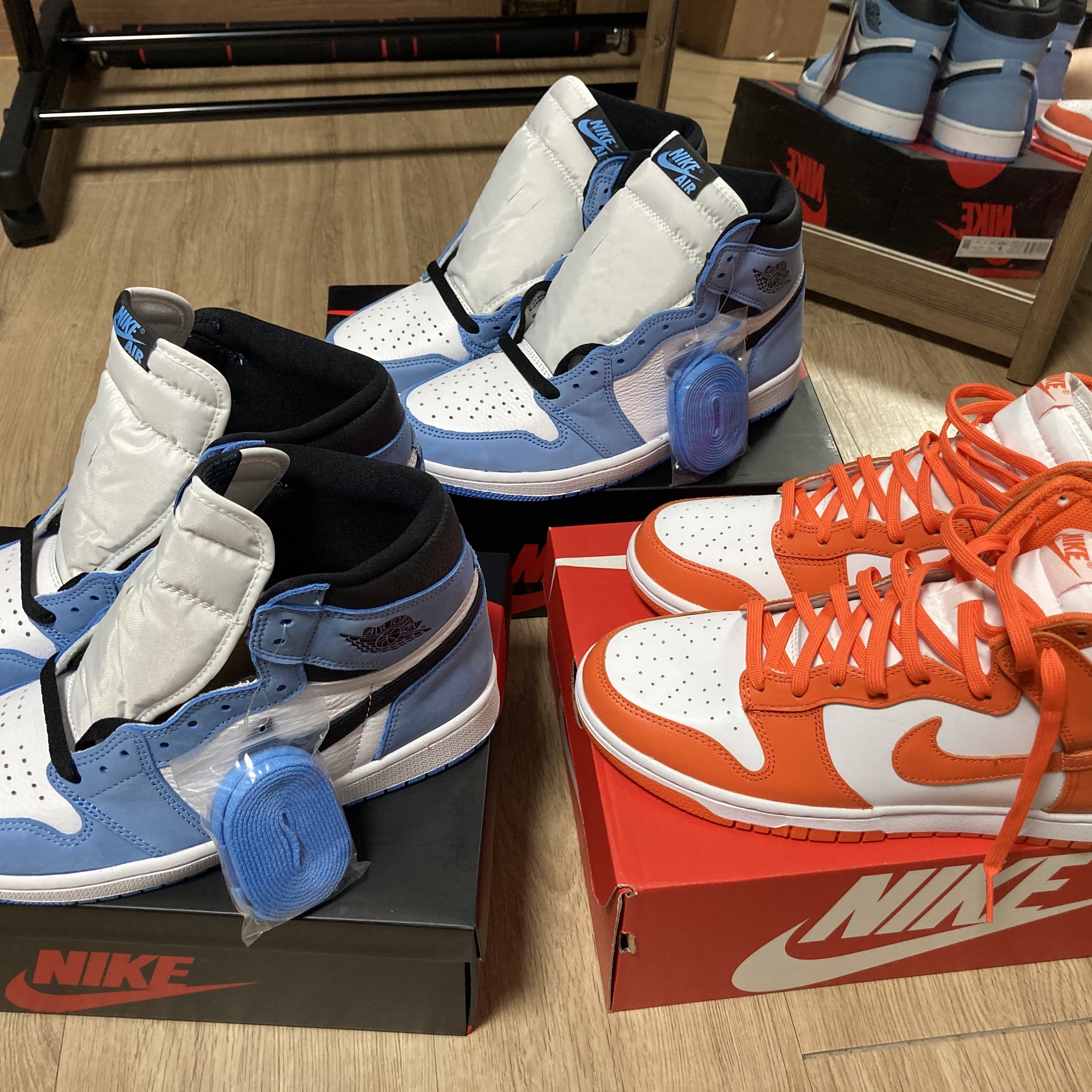 Jordan 1 Retro High OG University Blue, Nike Dunk High Retro Orange Blaze 착용 스타일