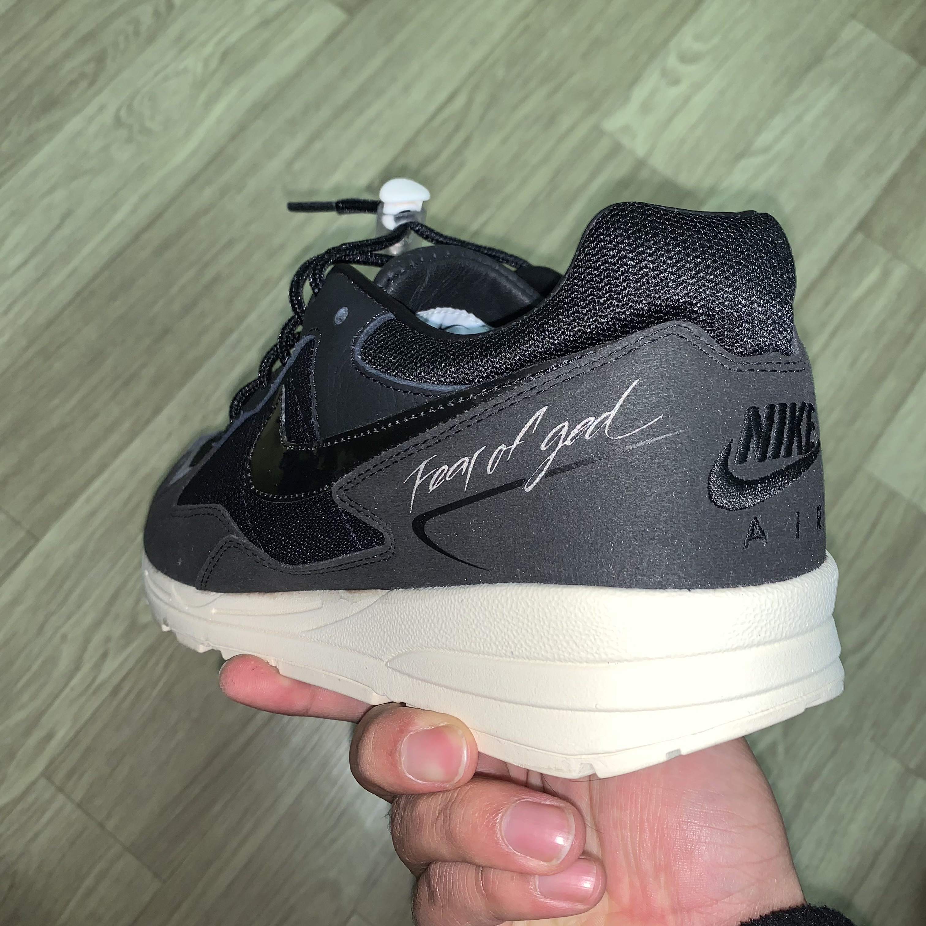Nike x Fear of God Air Skylon 2 Black Sail 착용 스타일 - 3