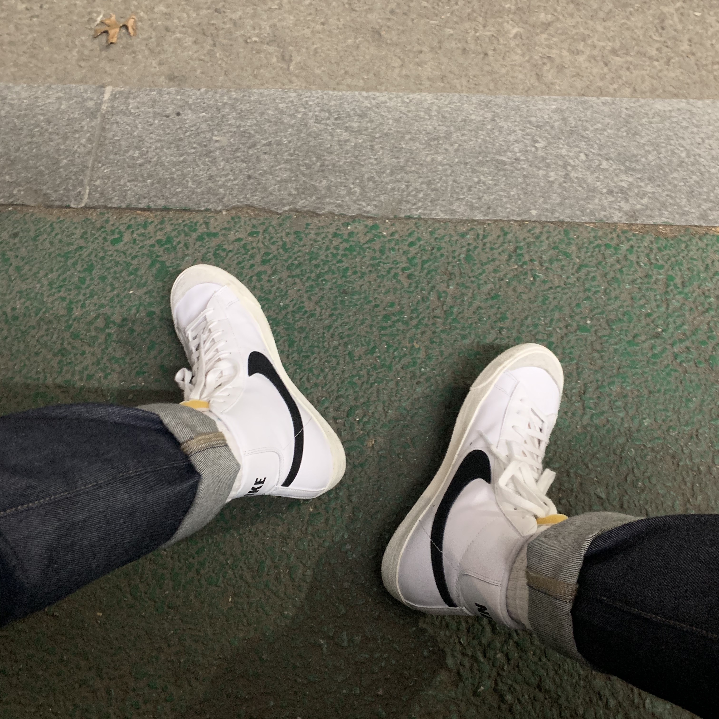 Nike Blazer Mid '77 Vintage White Black 착용 스타일