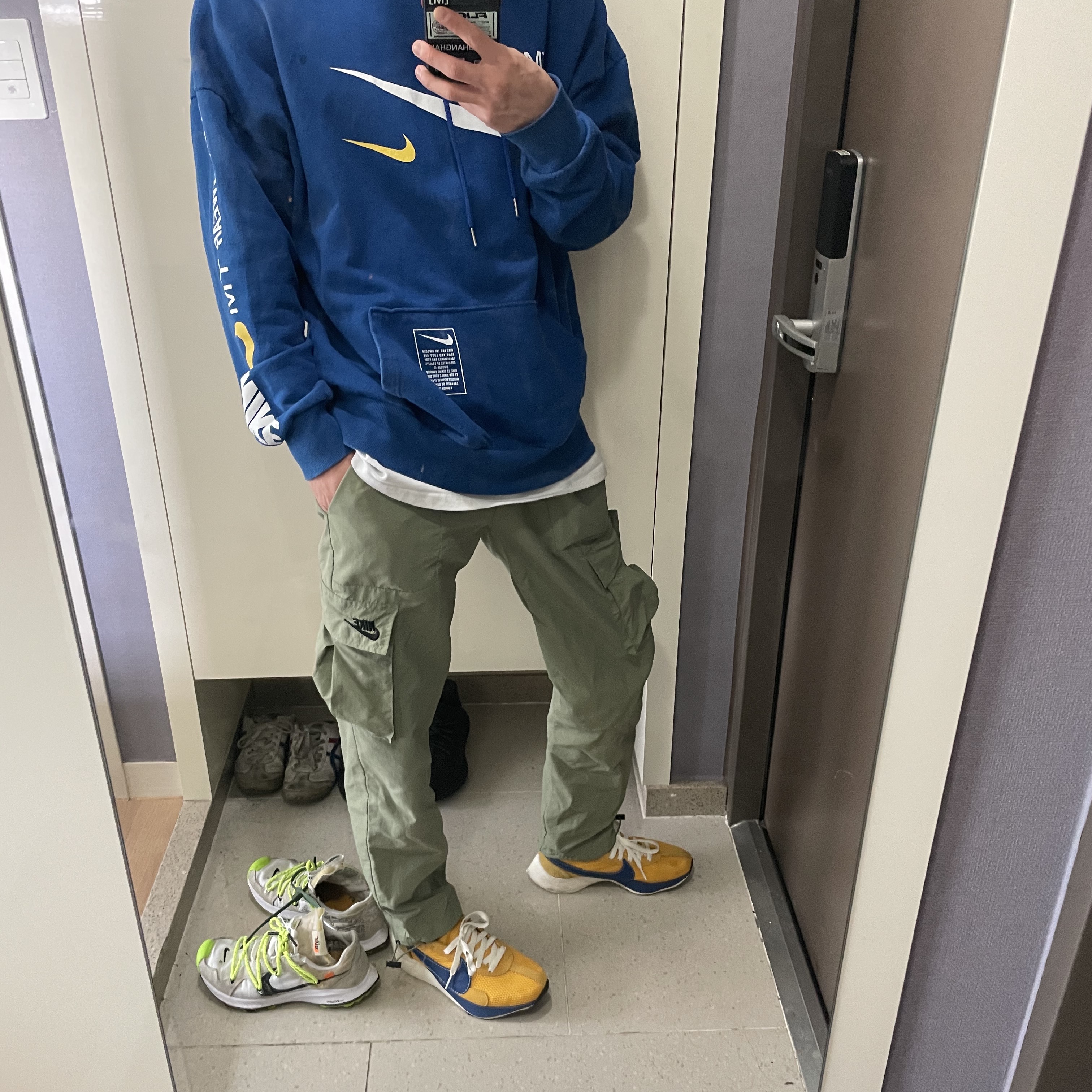Nike Moon Racer Yellow Ochre Gym Blue, (W) Nike x Off-White Zoom Terra Kiger 5 White 착용 스타일
