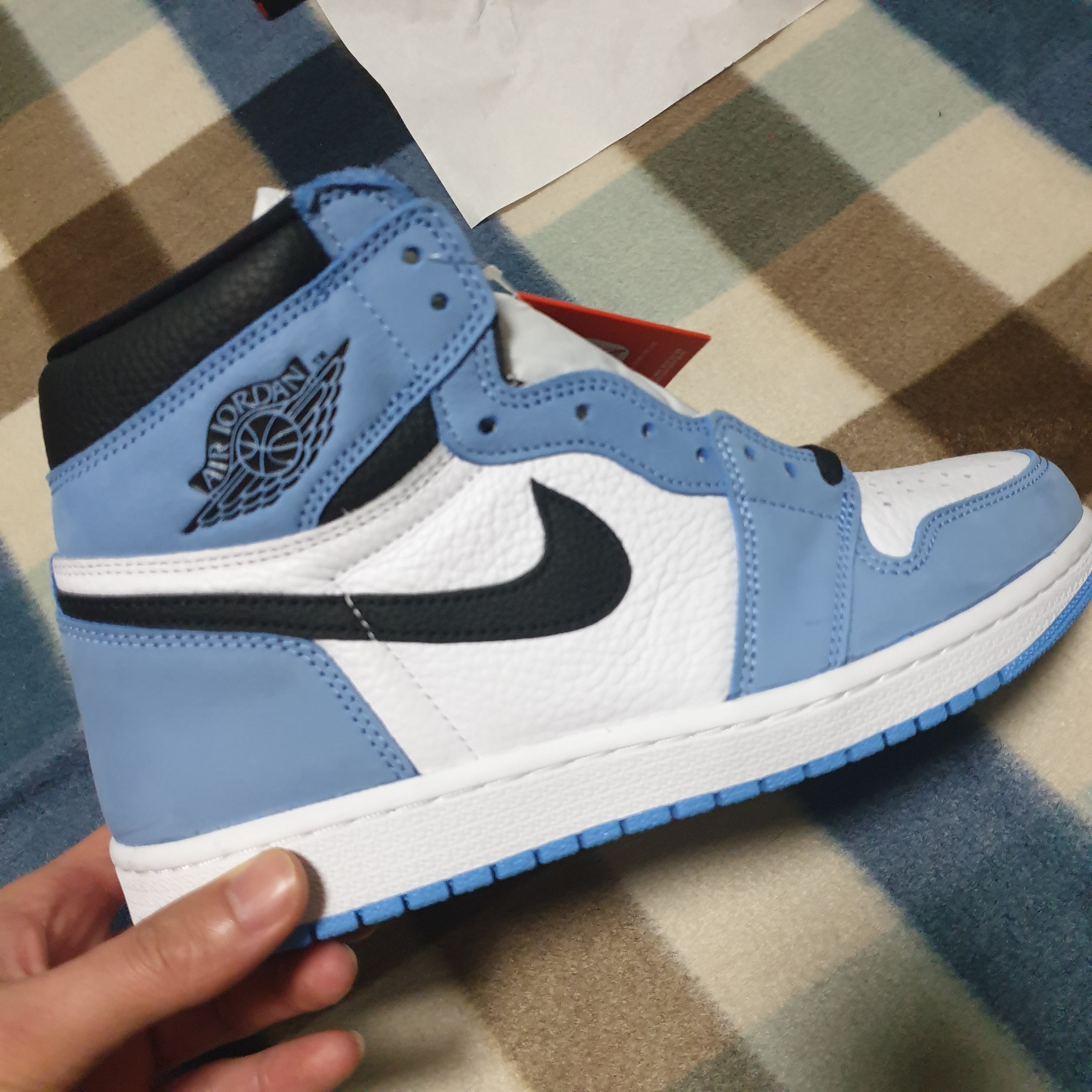 Jordan 1 Retro High OG University Blue 착용 스타일