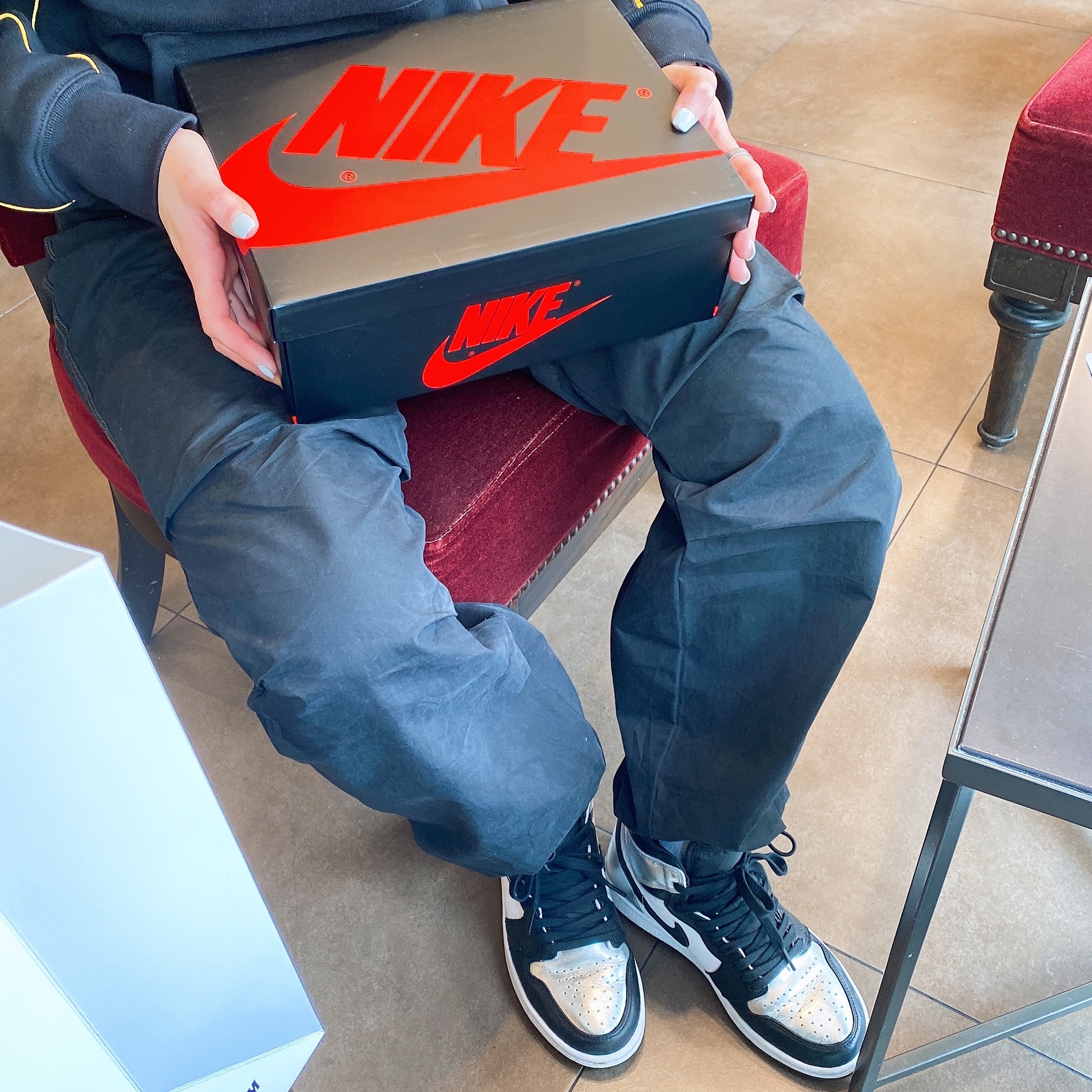 (W) Jordan 1 Retro High OG Silver Toe, Jordan 1 Retro High OG University Blue 착용 스타일 - 2