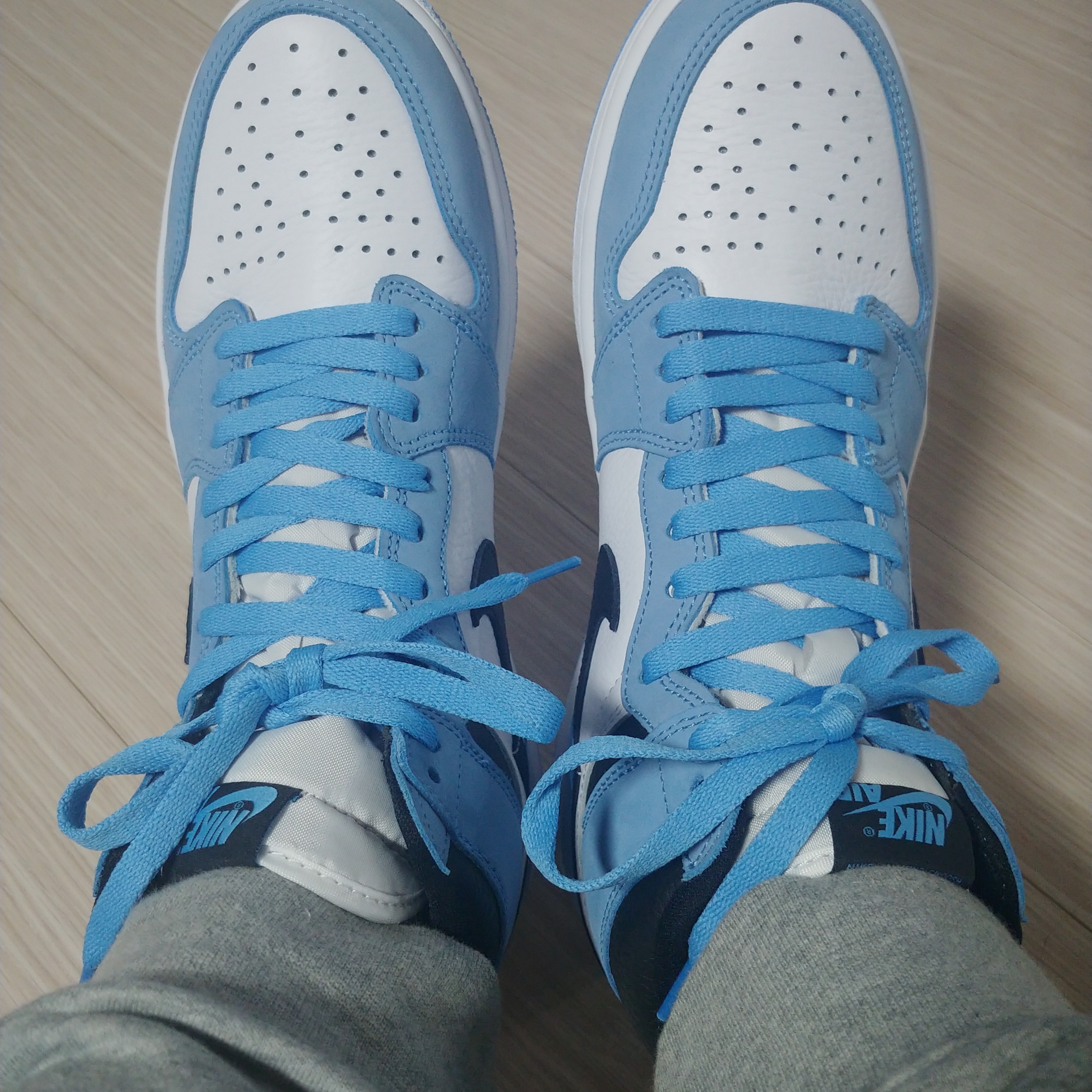Jordan 1 Retro High OG University Blue 착용 스타일