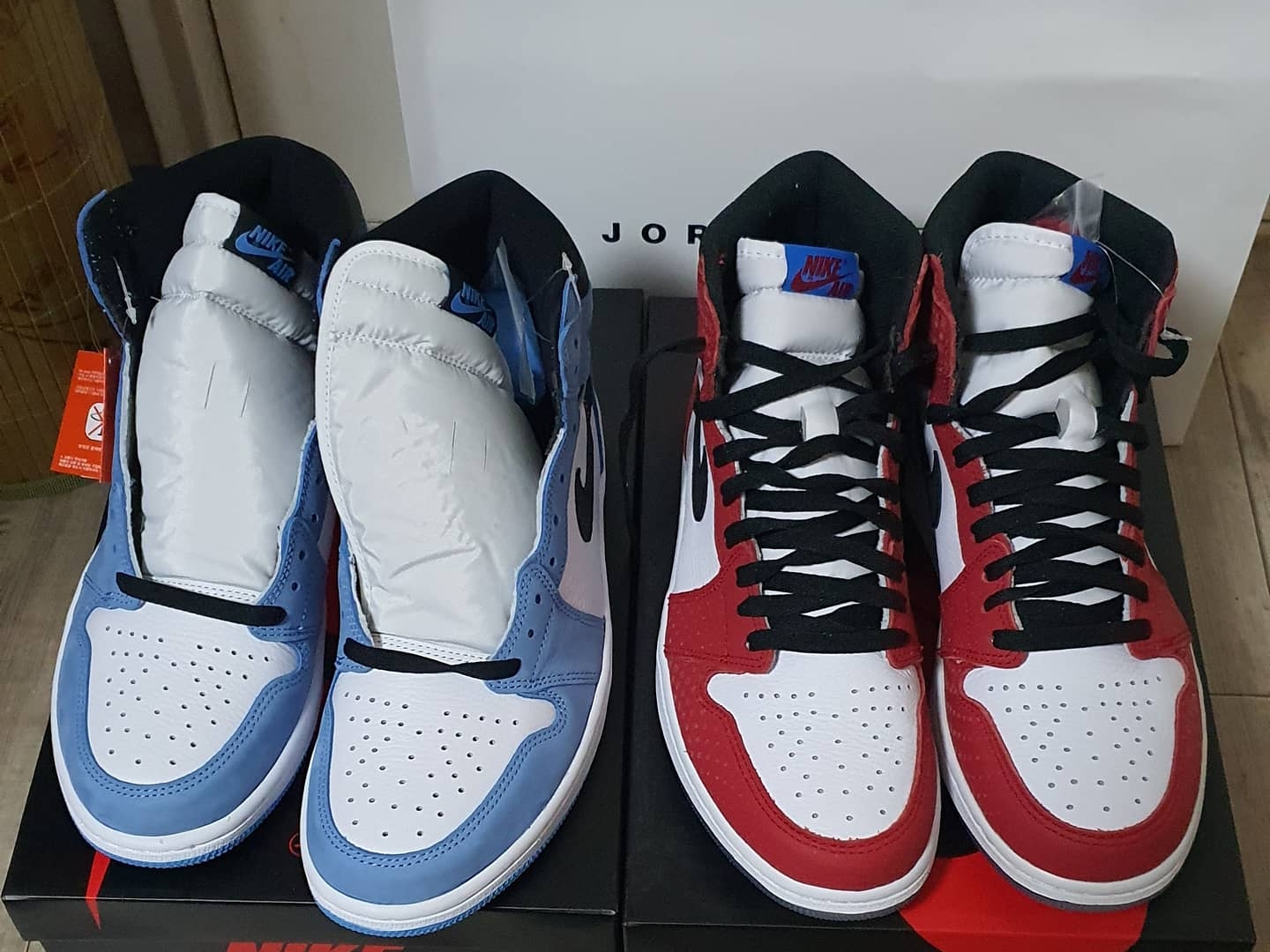 Jordan 1 Retro High OG University Blue, Jordan 1 Retro High Spider-Man Origin Story 착용 스타일 - 1
