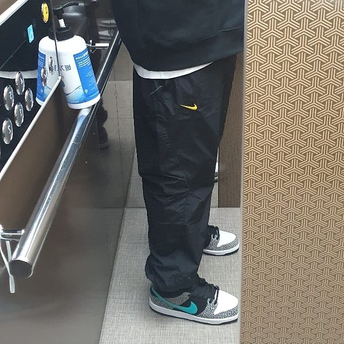 Nike x Stussy NRG ZR Fleece Crewneck Black - US/EU, Nike x Drake Nocta Essential Track Pants Black - Asia 착용 스타일 - 2