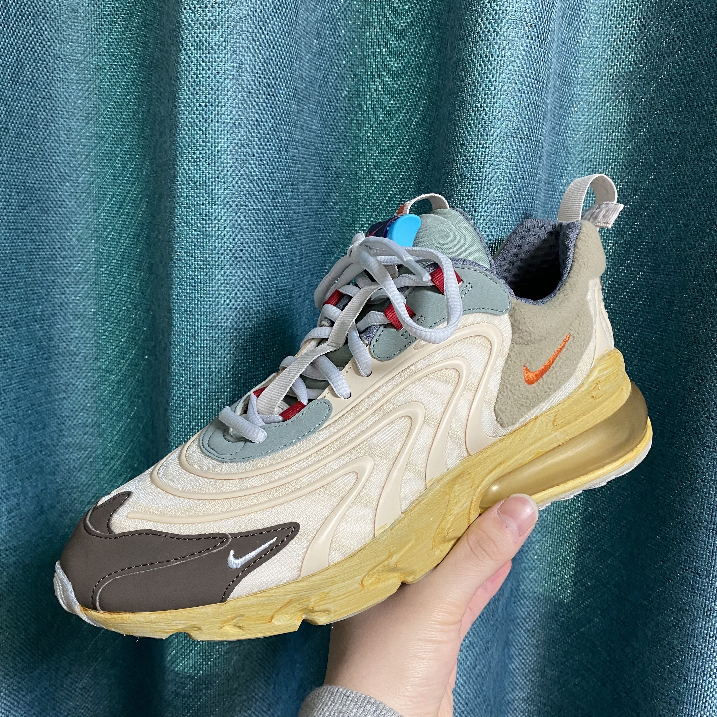 Nike x Travis Scott Air Max 270 React Cactus Trails 착용 스타일 - 5