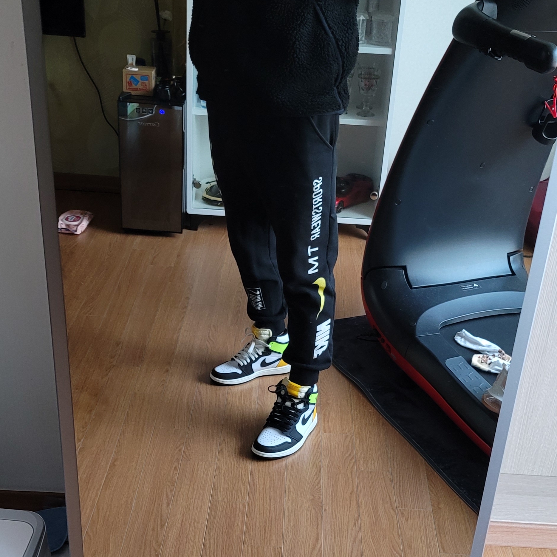 Jordan 1 Retro High OG Volt Gold 착용 스타일