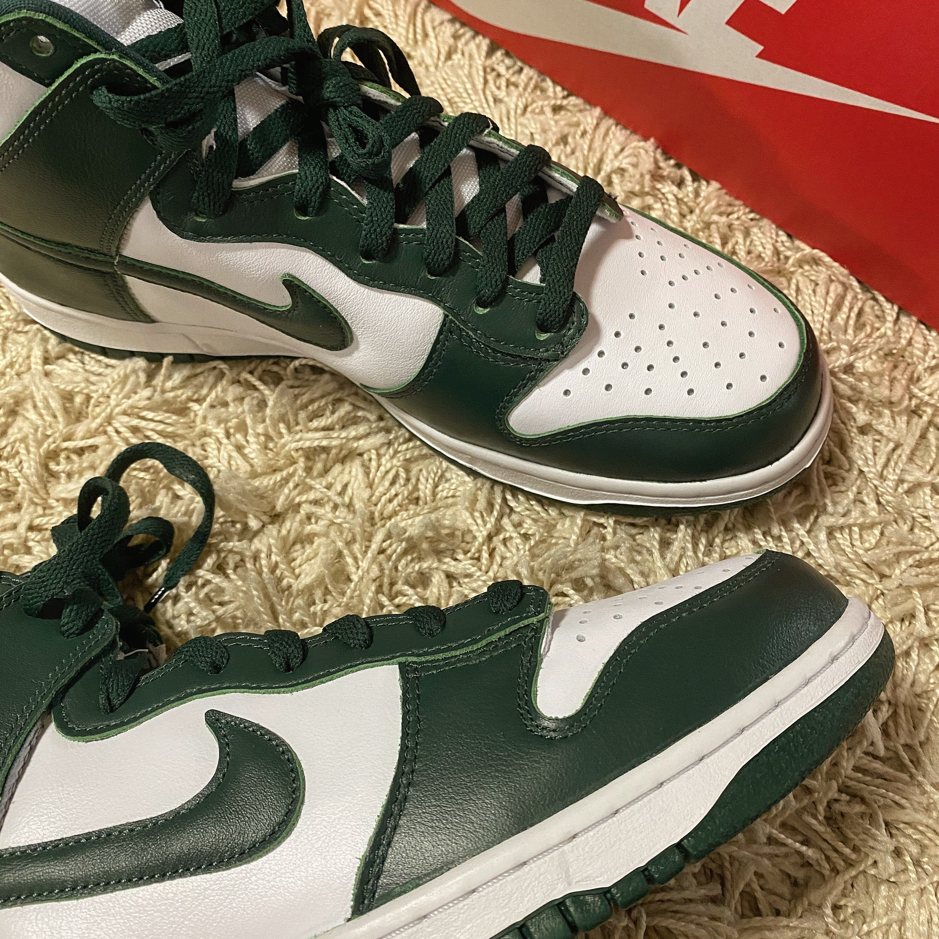 Nike Dunk High SP Spartan Green 착용 스타일