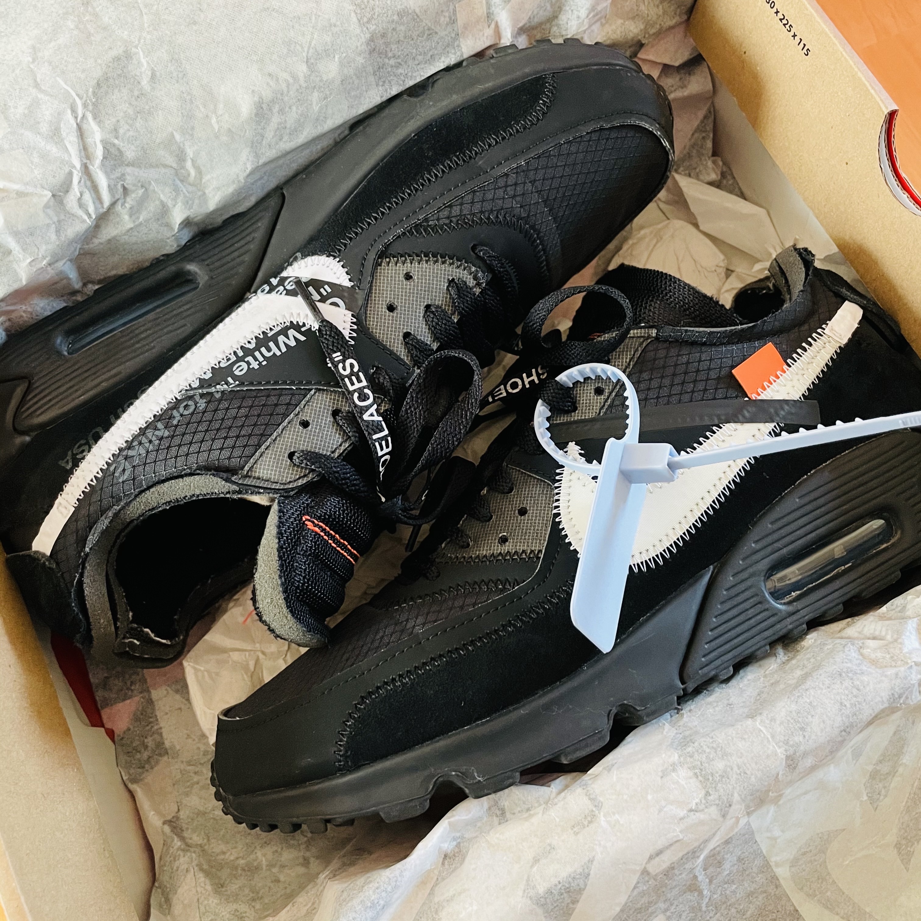 Nike x Off-White Air Max 90 V2 Black White 착용 스타일