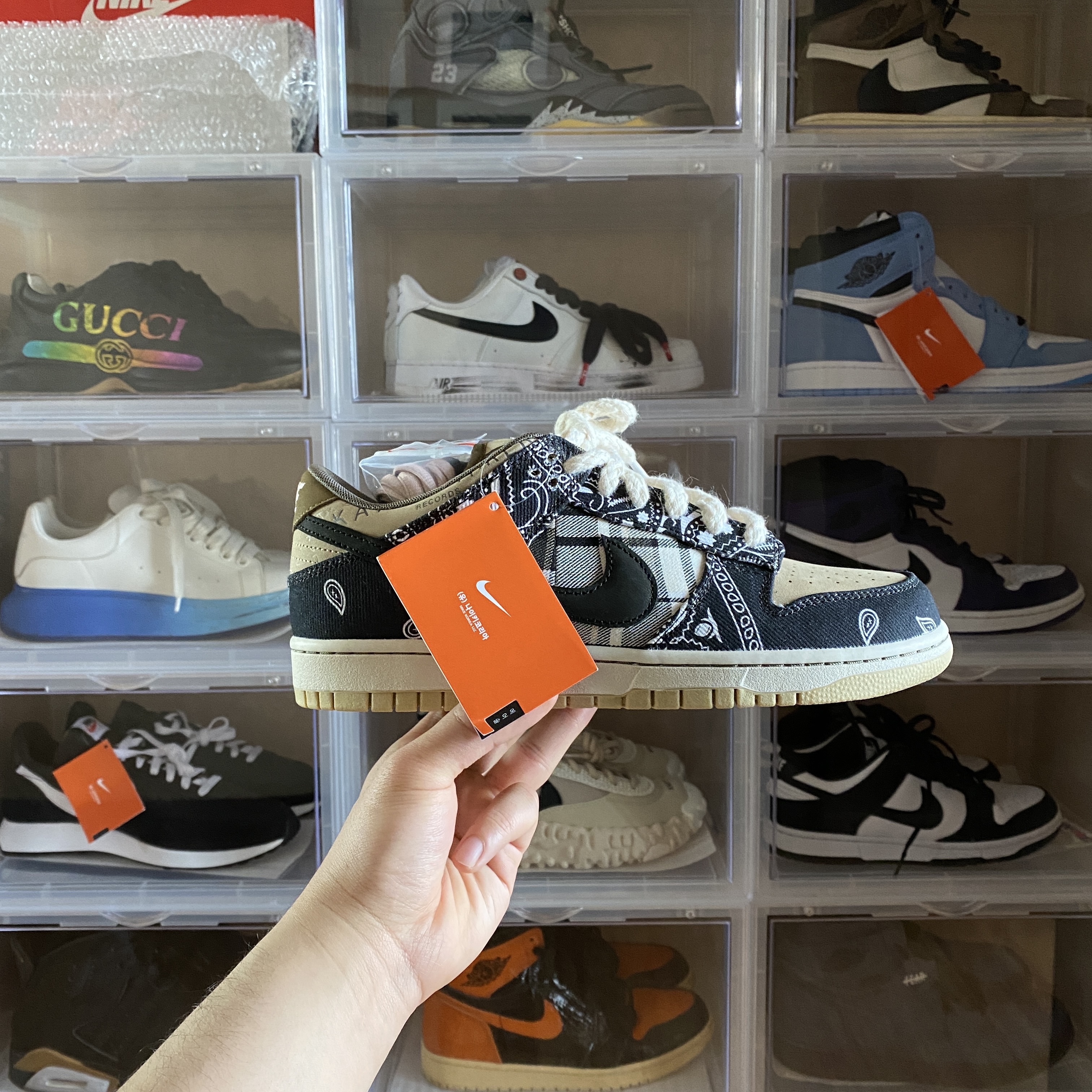 Nike x Travis Scott SB Dunk Low, Jordan 1 Retro High Shattered Backboard 3.0 착용 스타일