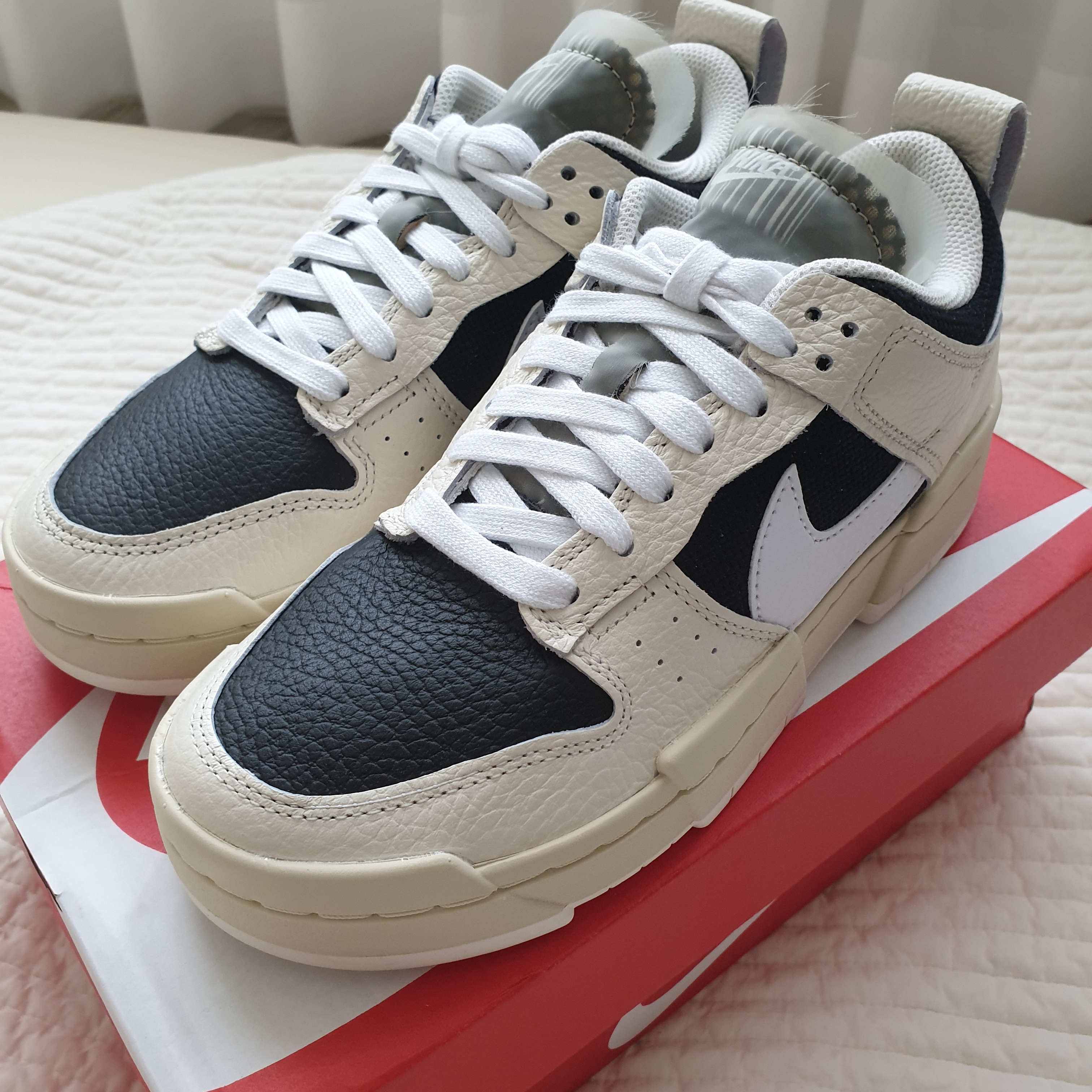 (W) Nike Dunk Low Disrupt Pale Ivory 착용 스타일 - 1