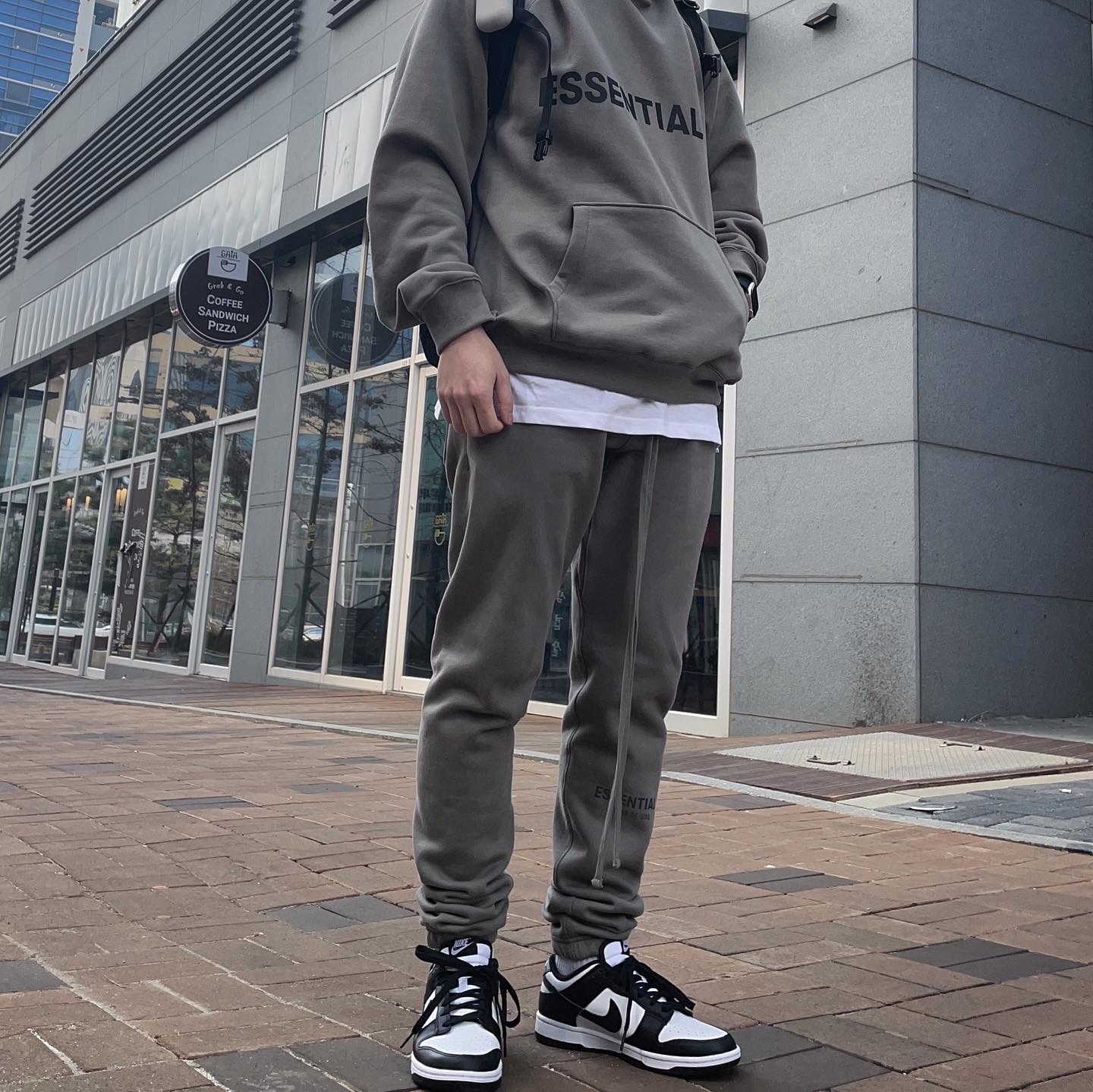 Nike Dunk Low Retro Black, Essentials 3D Silicon Applique Pullover Hoodie Cement - 20FW 착용 스타일
