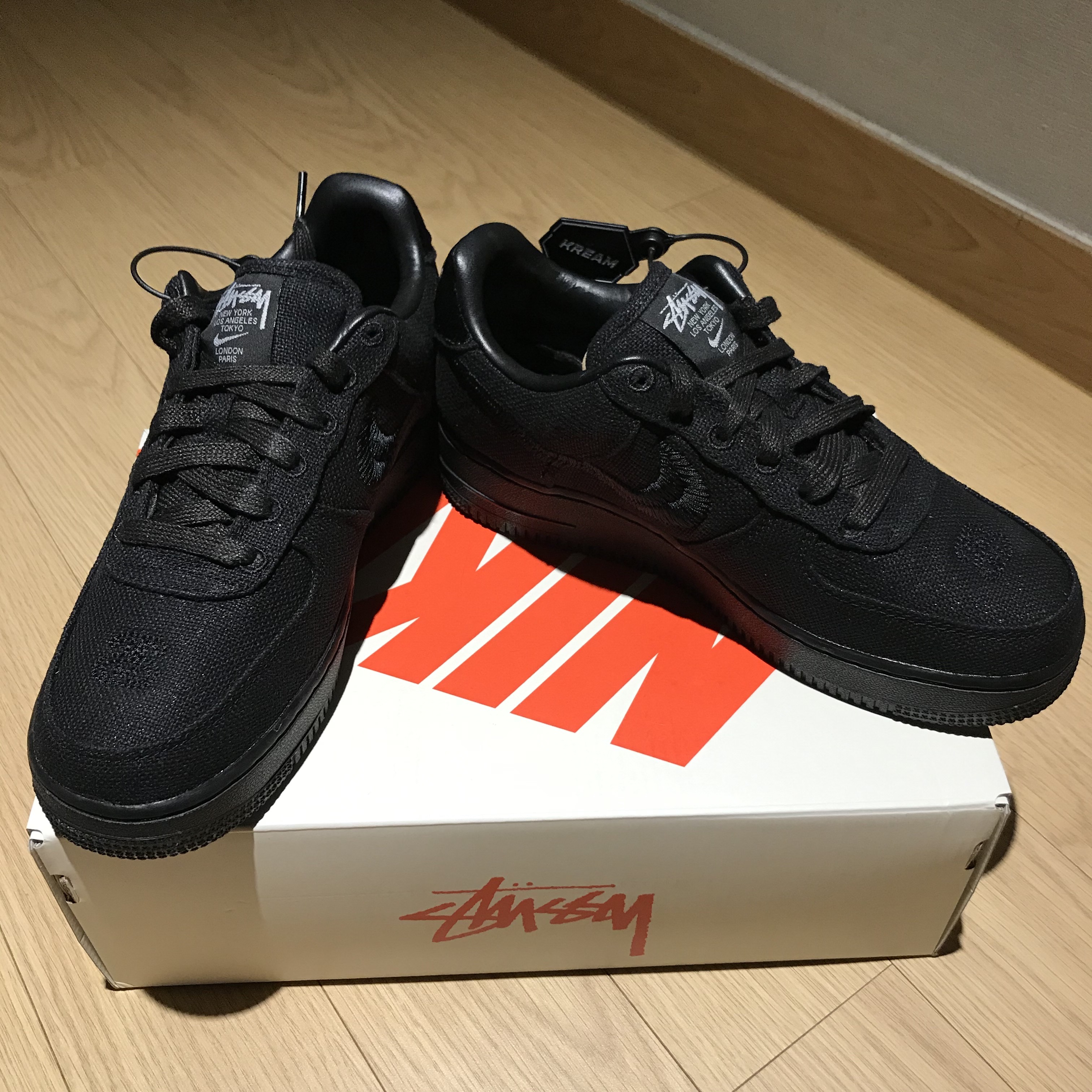 Nike x Stussy Air Force 1 Low Triple Black 착용 스타일