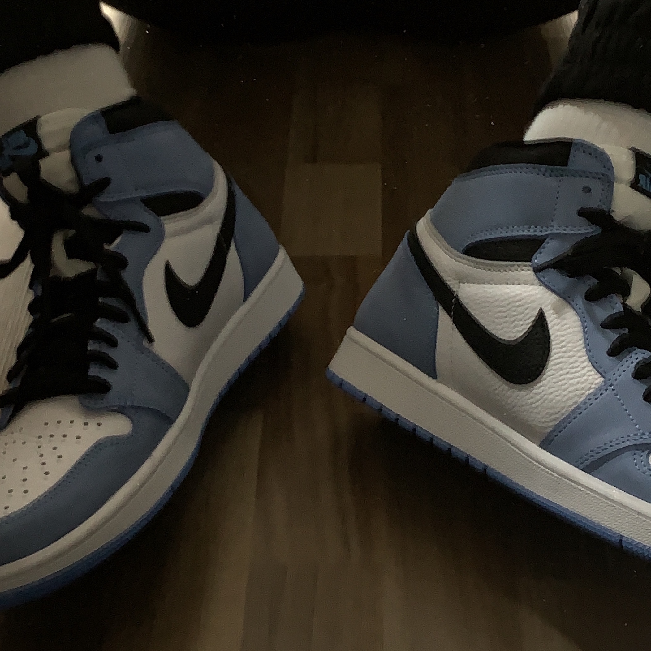 Jordan 1 Retro High OG University Blue 착용 스타일