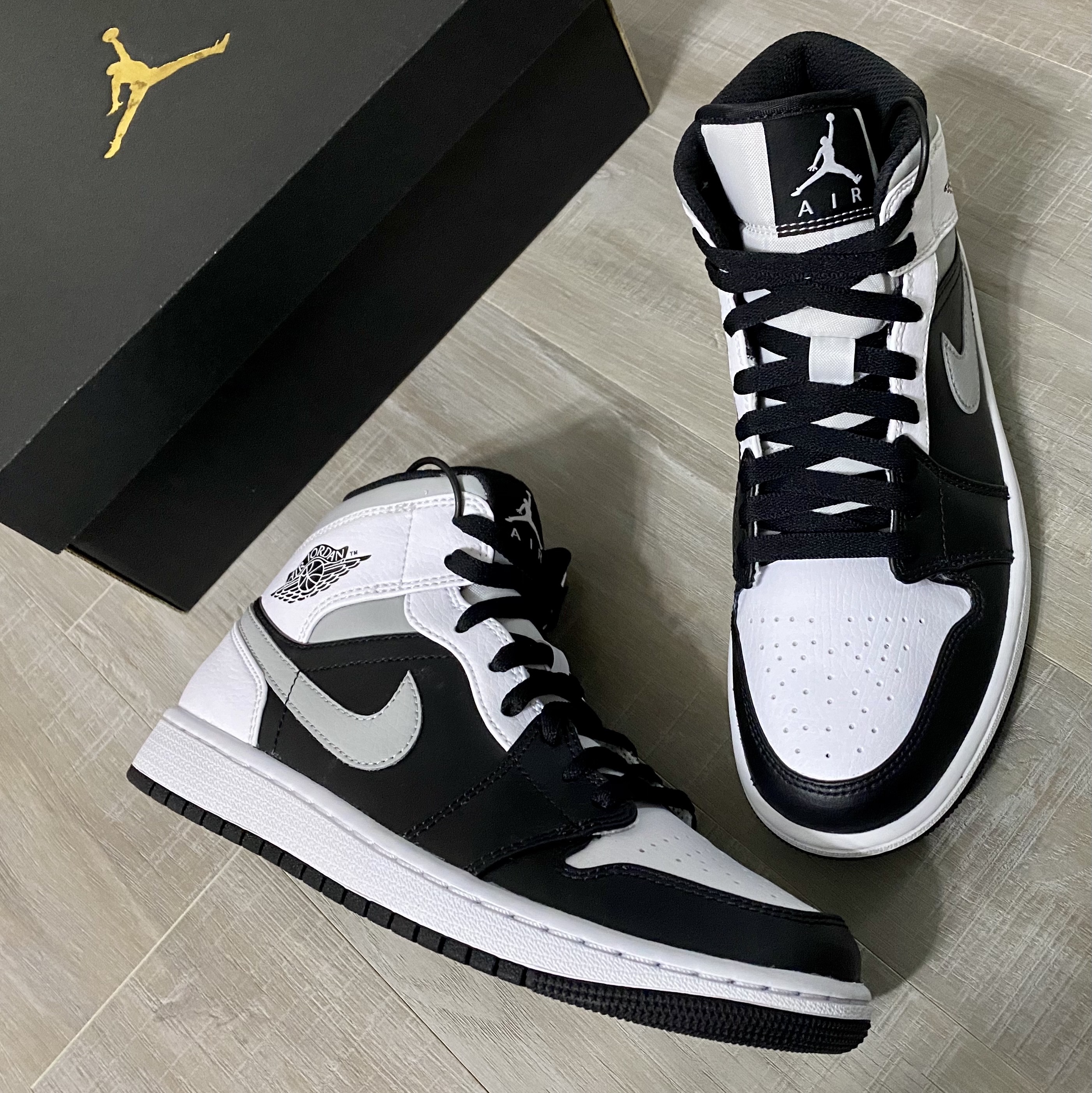 Jordan 1 Mid White Shadow 착용 스타일