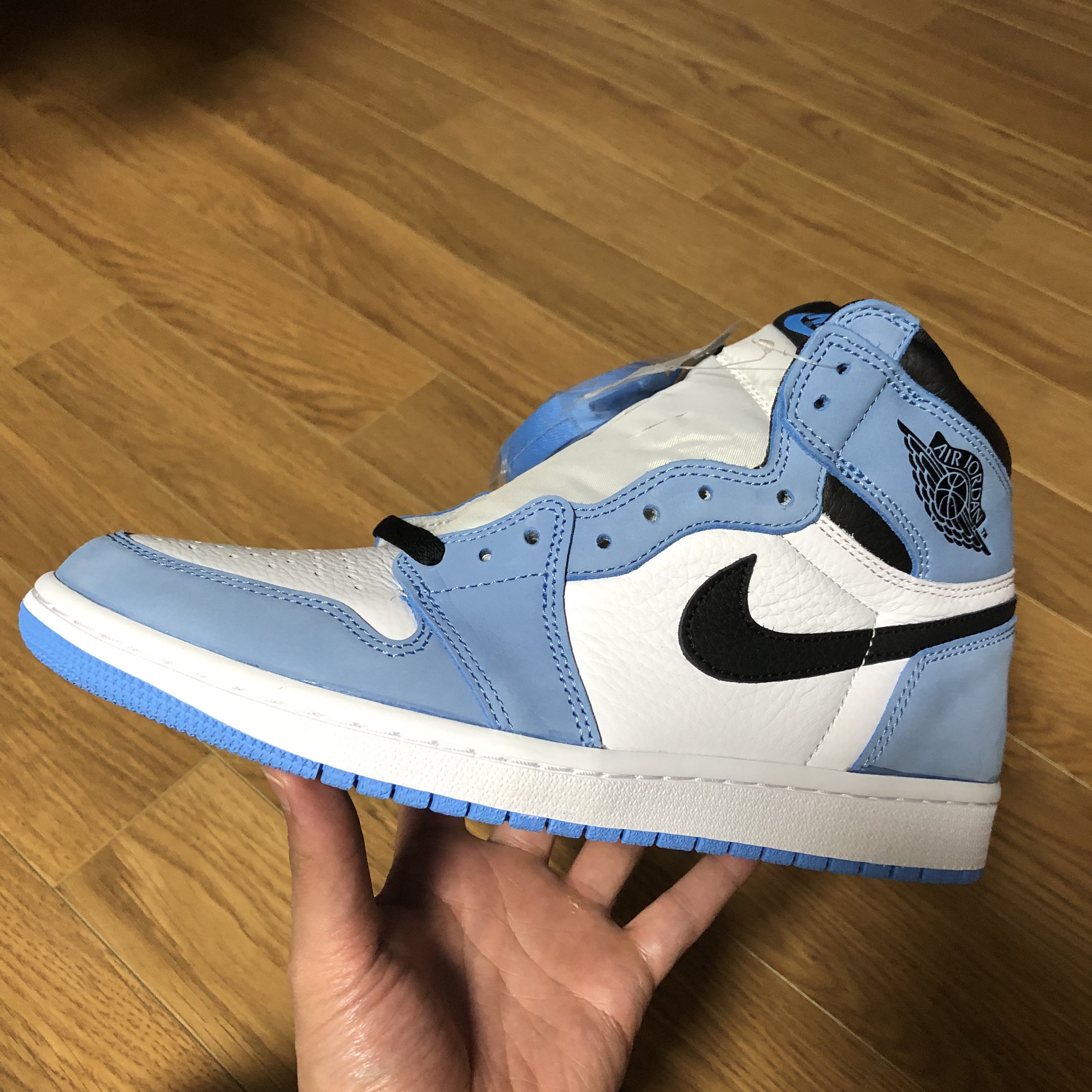 Jordan 1 Retro High OG University Blue 착용 스타일